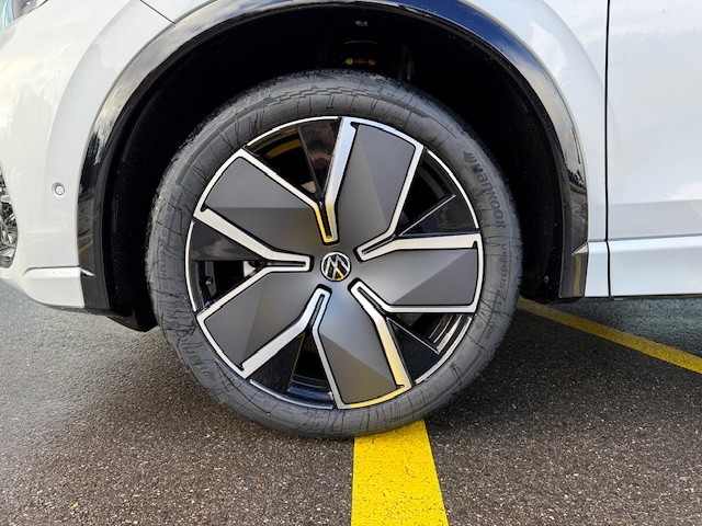 VW Tiguan 2.0 TSI DSG R-Line 4Motion-image-2