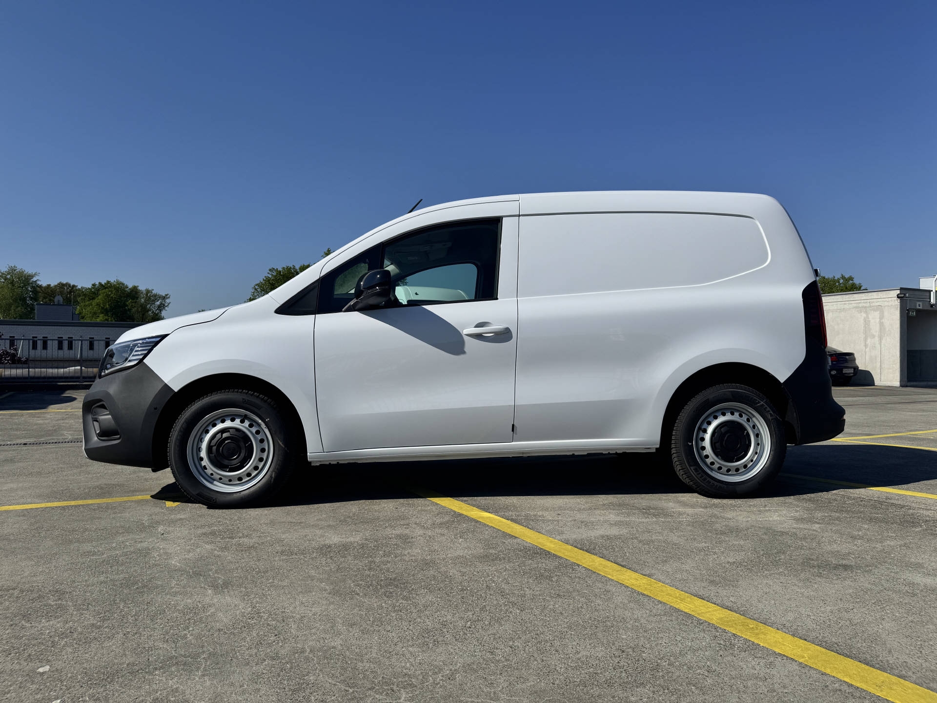 RENAULT Kangoo Van E-Tech Electric EV4-image-2