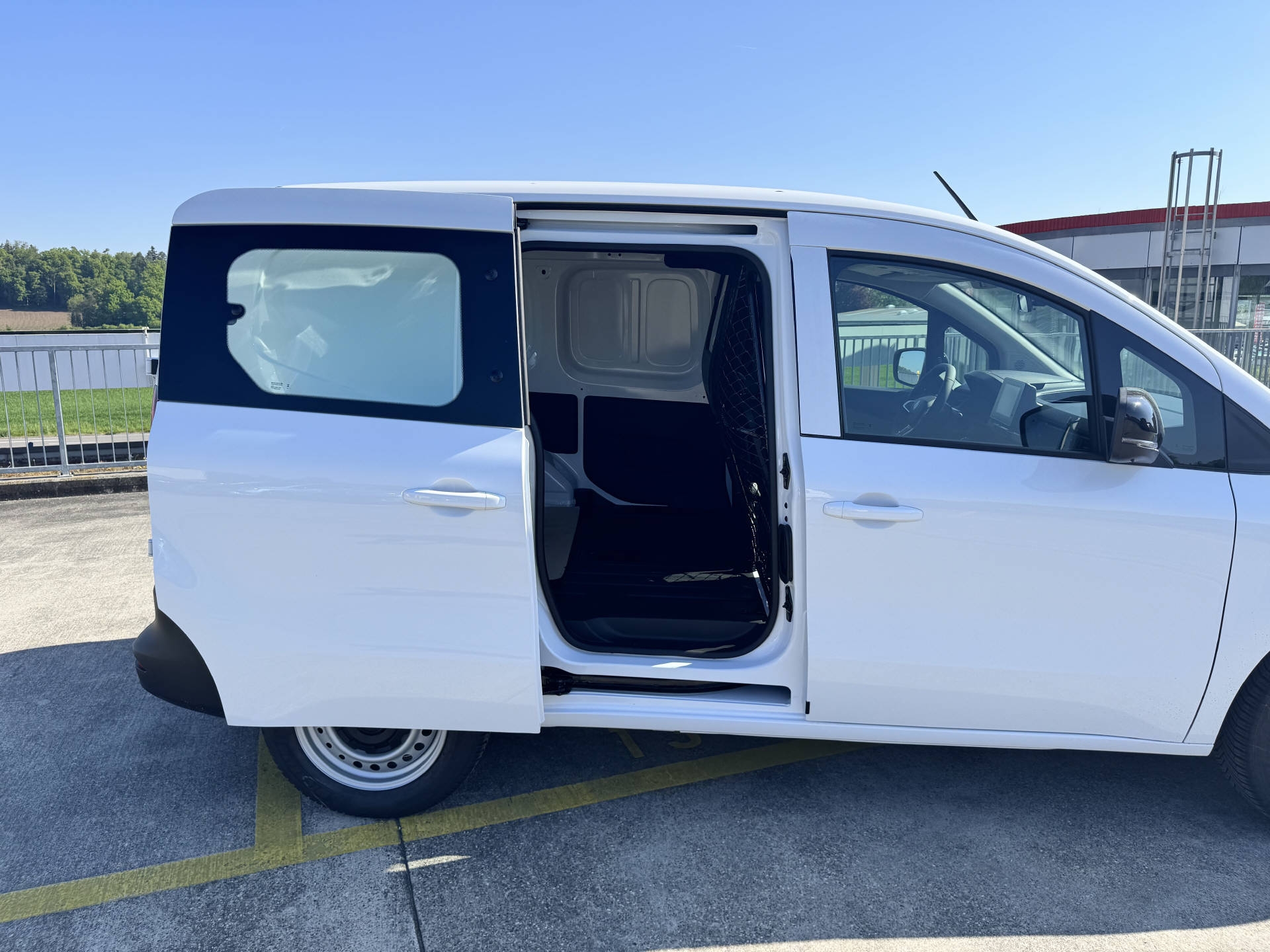 RENAULT Kangoo Van E-Tech Electric EV4-image-6