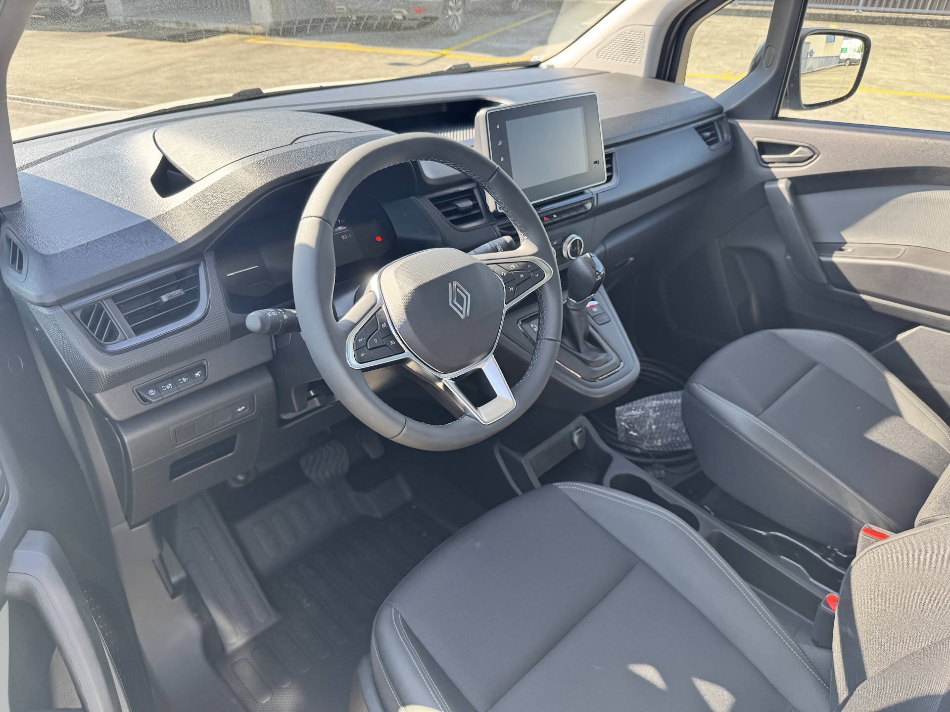RENAULT Kangoo Van E-Tech Electric EV4-image-7