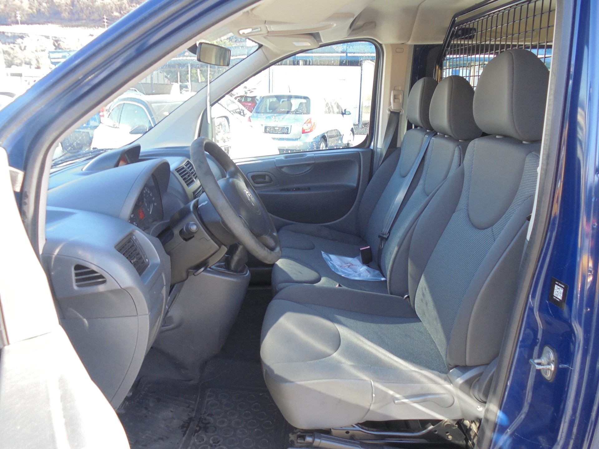 CITROEN Jumpy 2.0 HDi L2H1 Attraction-image-12