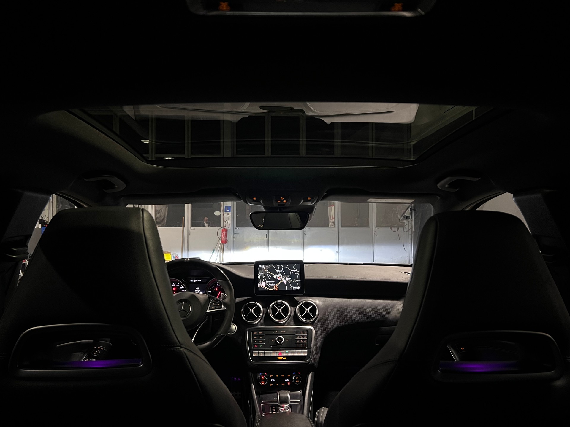 MERCEDES-BENZ A 45 AMG 4Matic Petronas 2015 Edition 7G-DCT-image-9