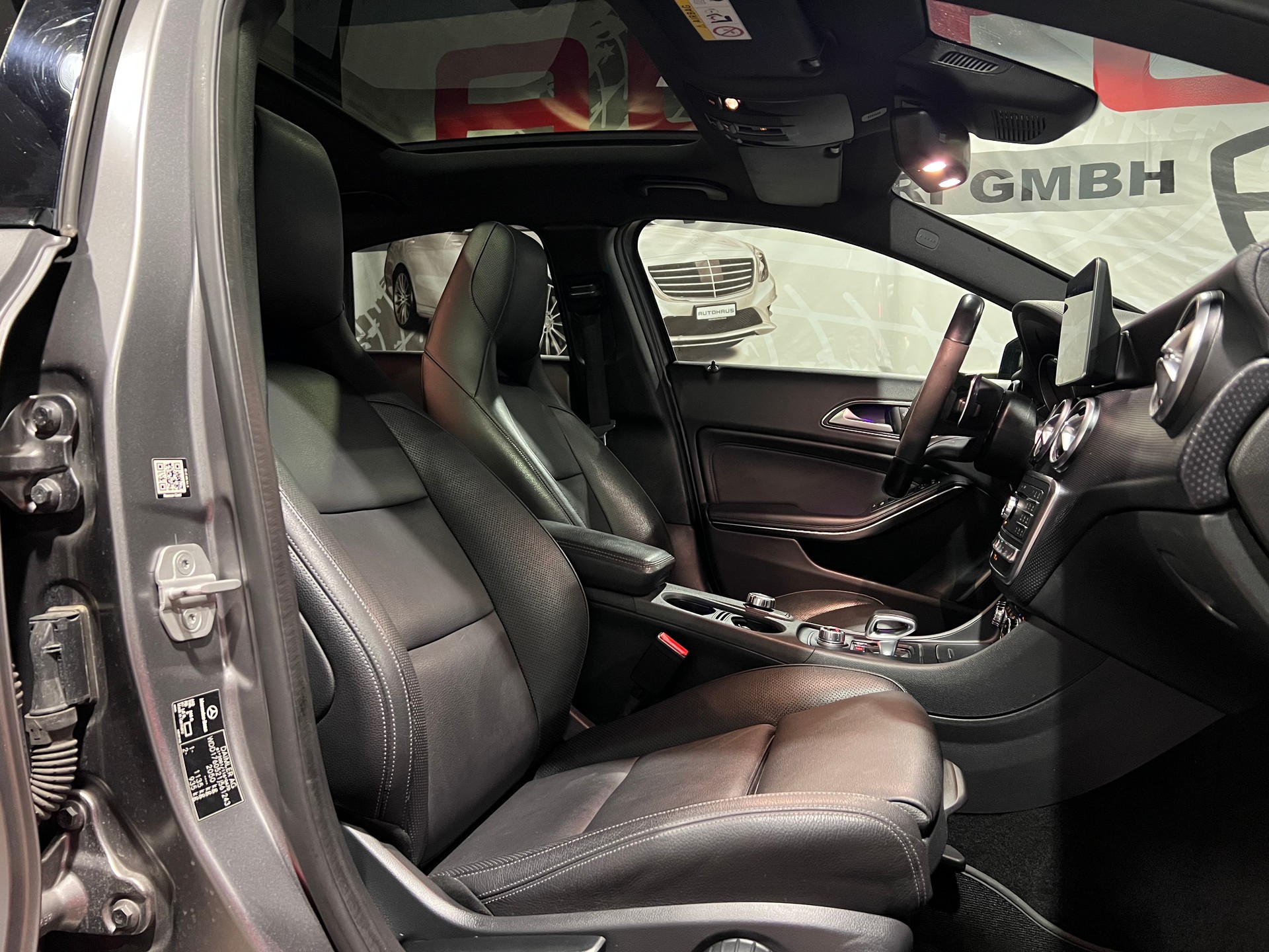 MERCEDES-BENZ A 45 AMG 4Matic Petronas 2015 Edition 7G-DCT-image-13