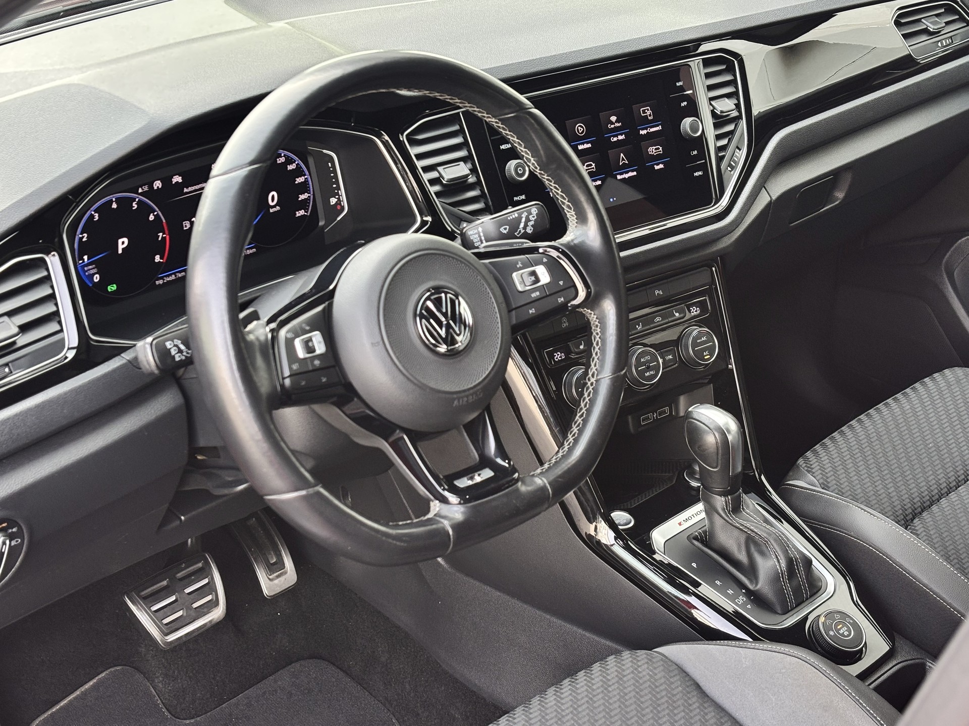 VW T-Roc 2.0 TSI R DSG 4Motion-image-13