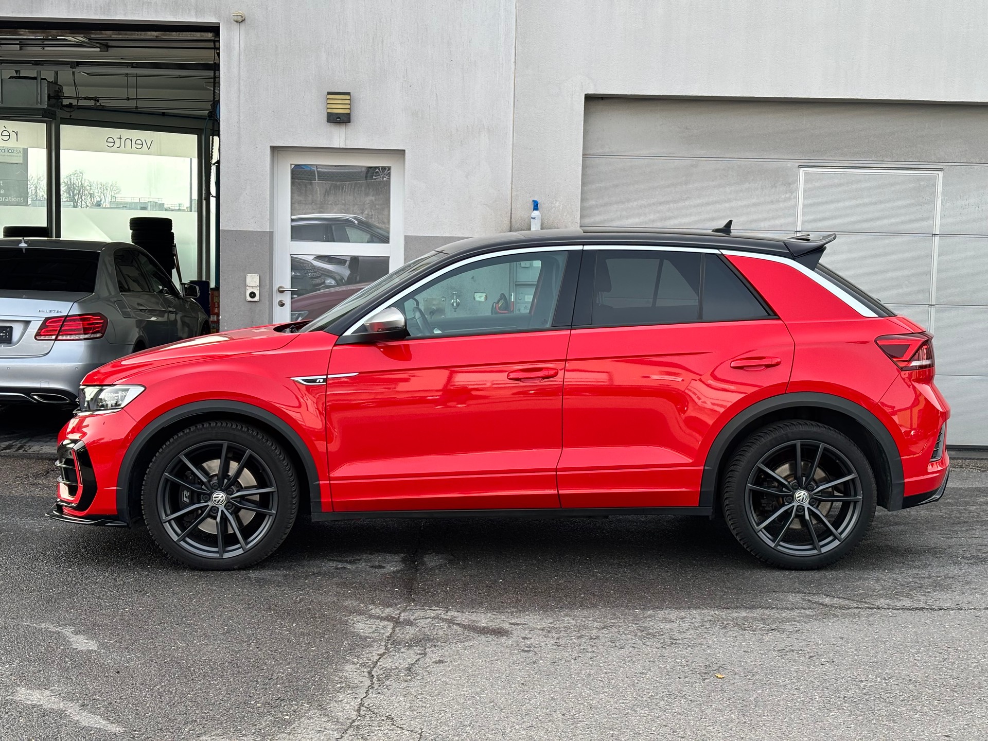 VW T-Roc 2.0 TSI R DSG 4Motion-image-3