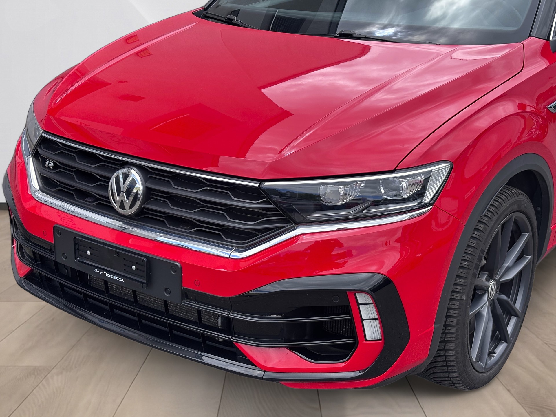 VW T-Roc 2.0 TSI R DSG 4Motion-image-2