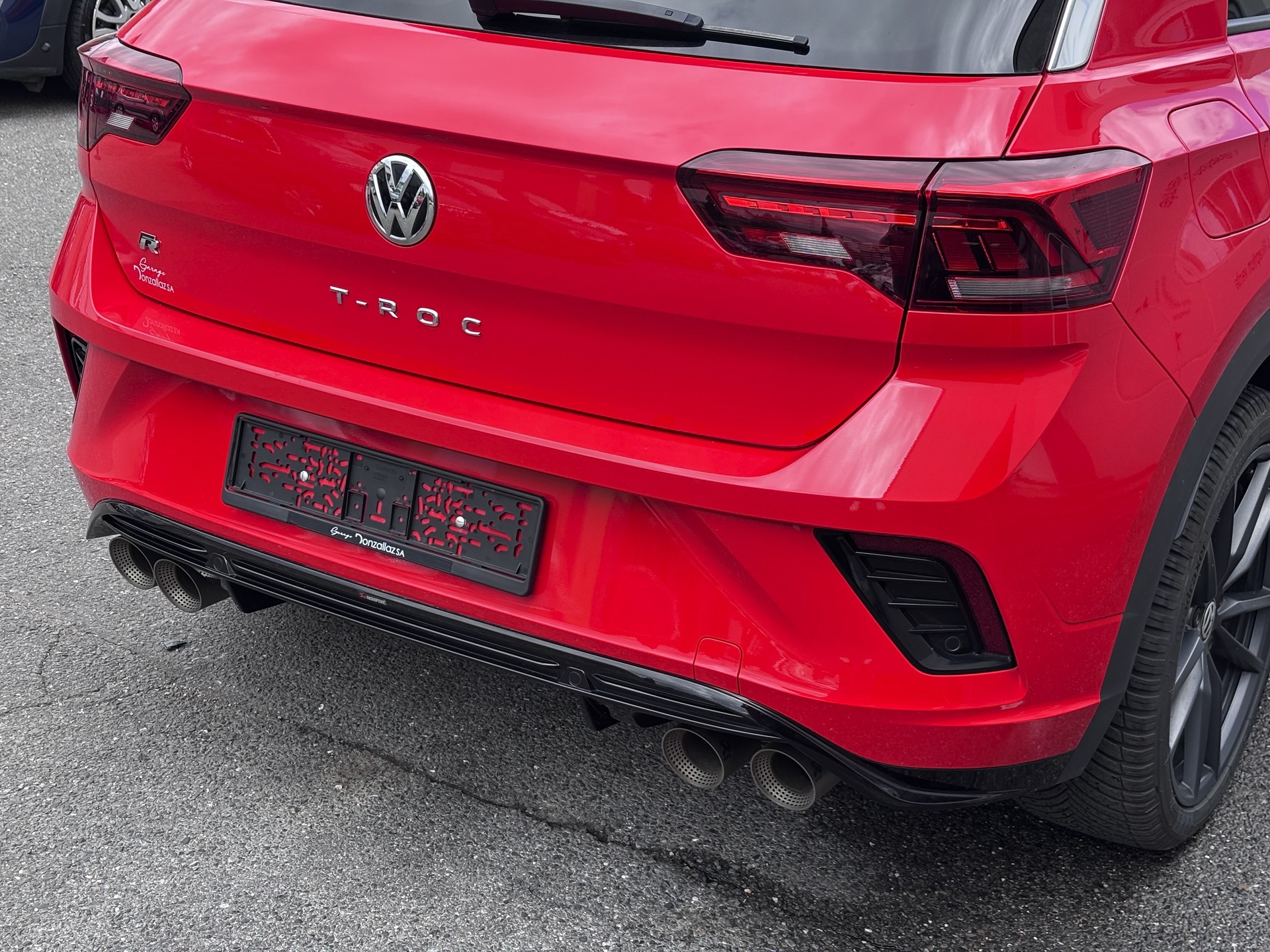 VW T-Roc 2.0 TSI R DSG 4Motion-image-4
