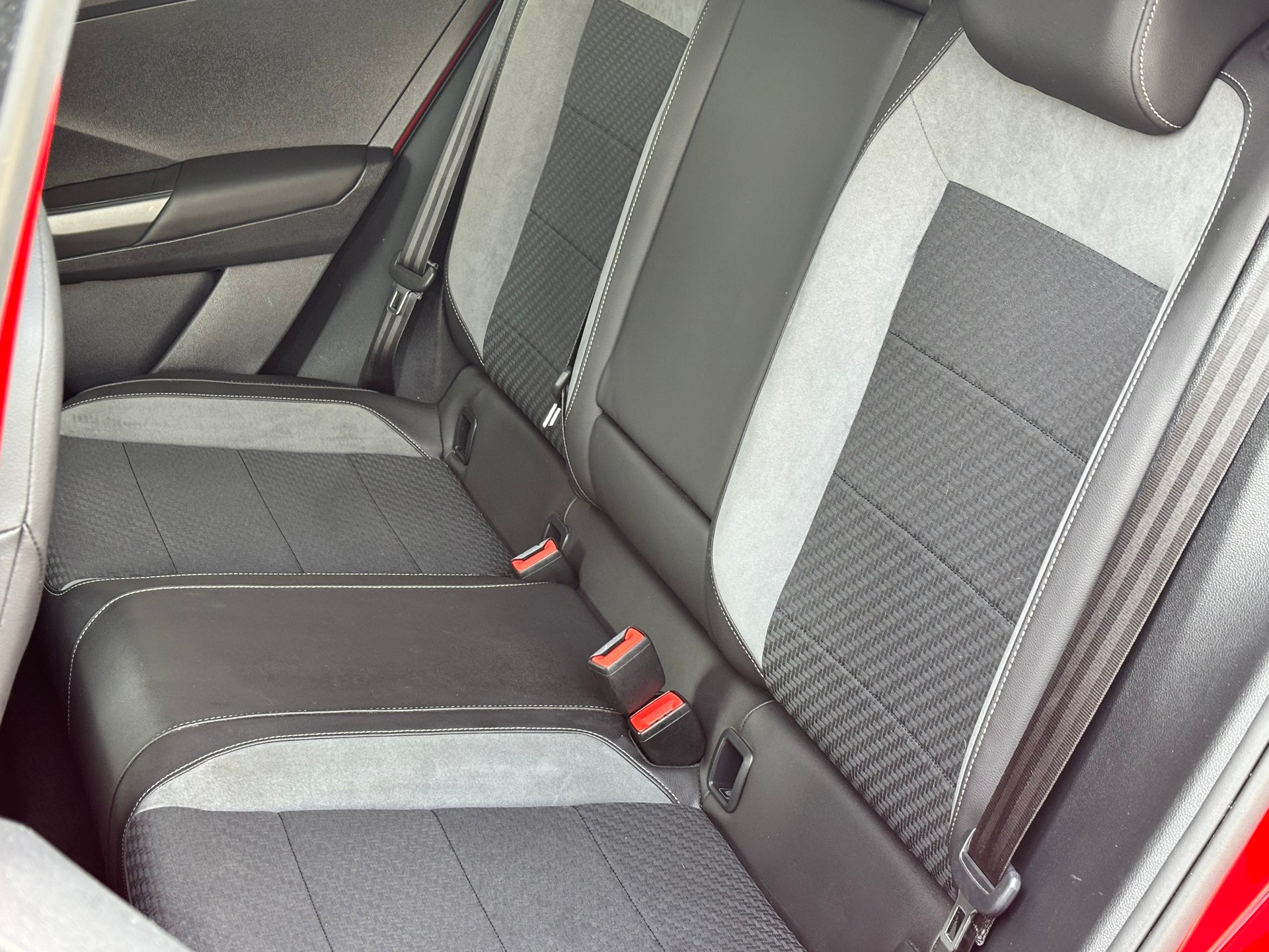 VW T-Roc 2.0 TSI R DSG 4Motion-image-16