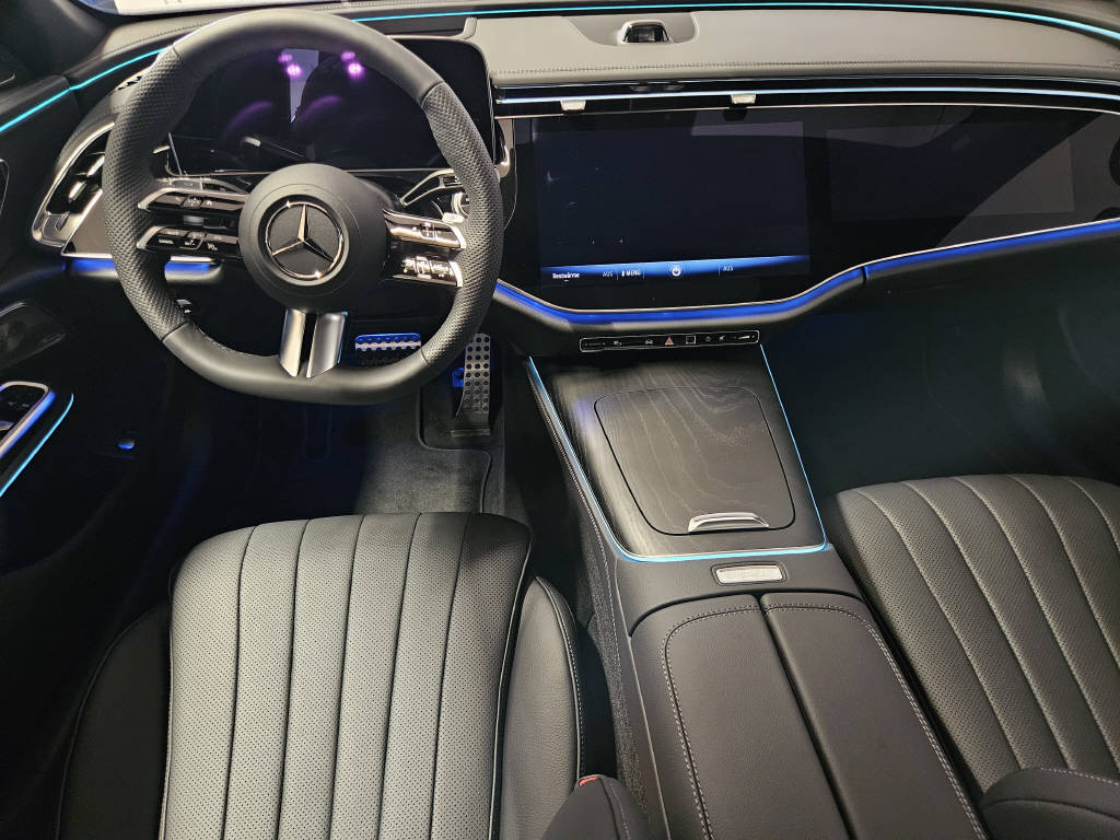 MERCEDES-BENZ E 220 d 4Matic AMG Line Limousine-image-7