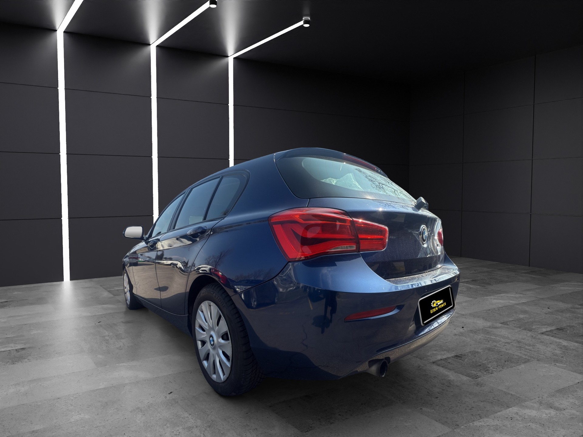 BMW 118i Sport Line Steptronic-image-5