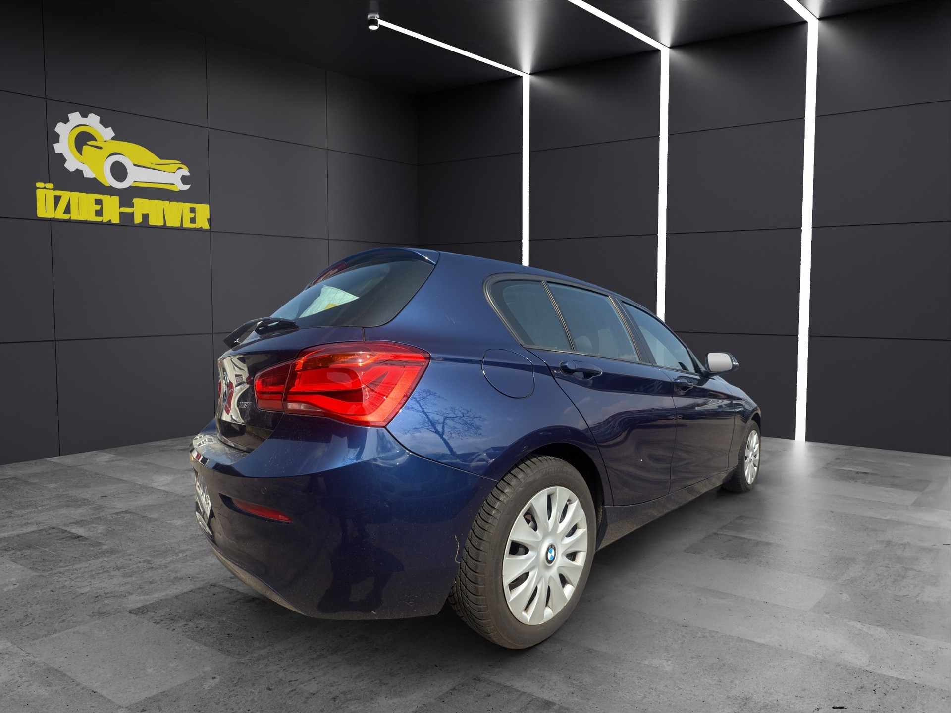 BMW 118i Sport Line Steptronic-image-4