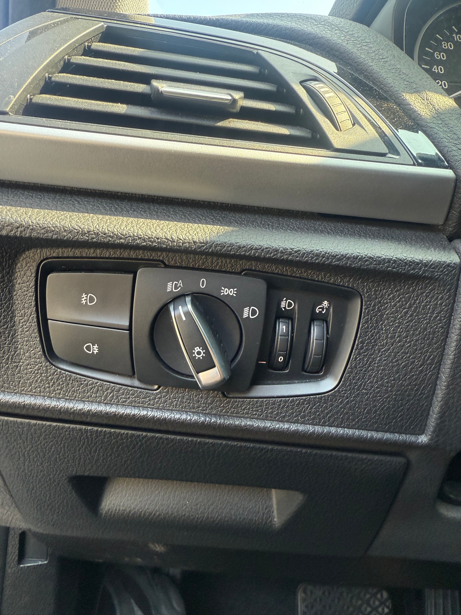 BMW 118i Sport Line Steptronic-image-19