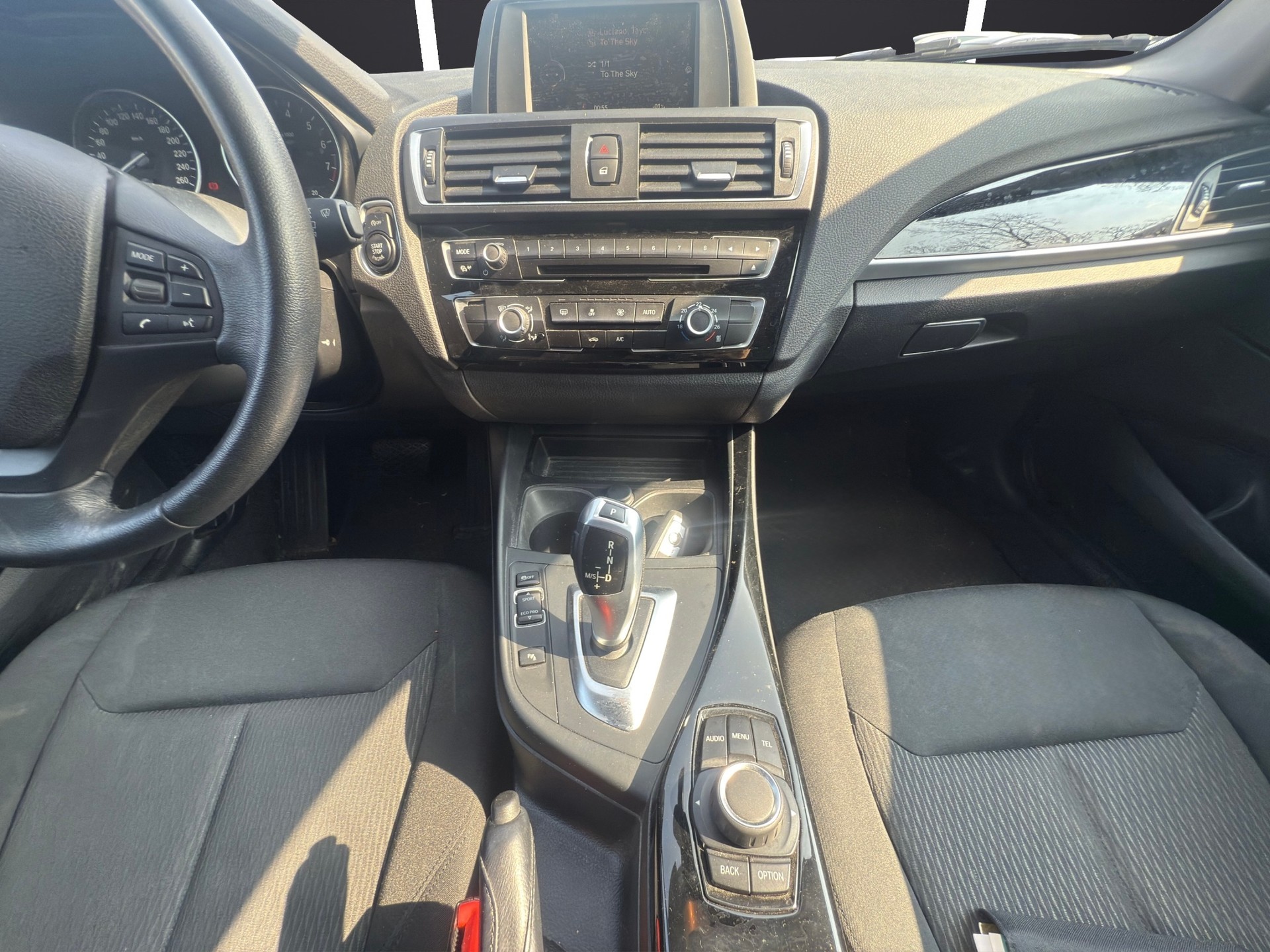 BMW 118i Sport Line Steptronic-image-13