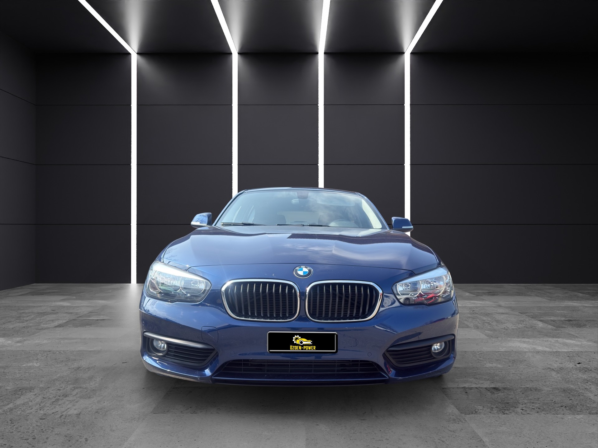 BMW 118i Sport Line Steptronic-showroom-element-1