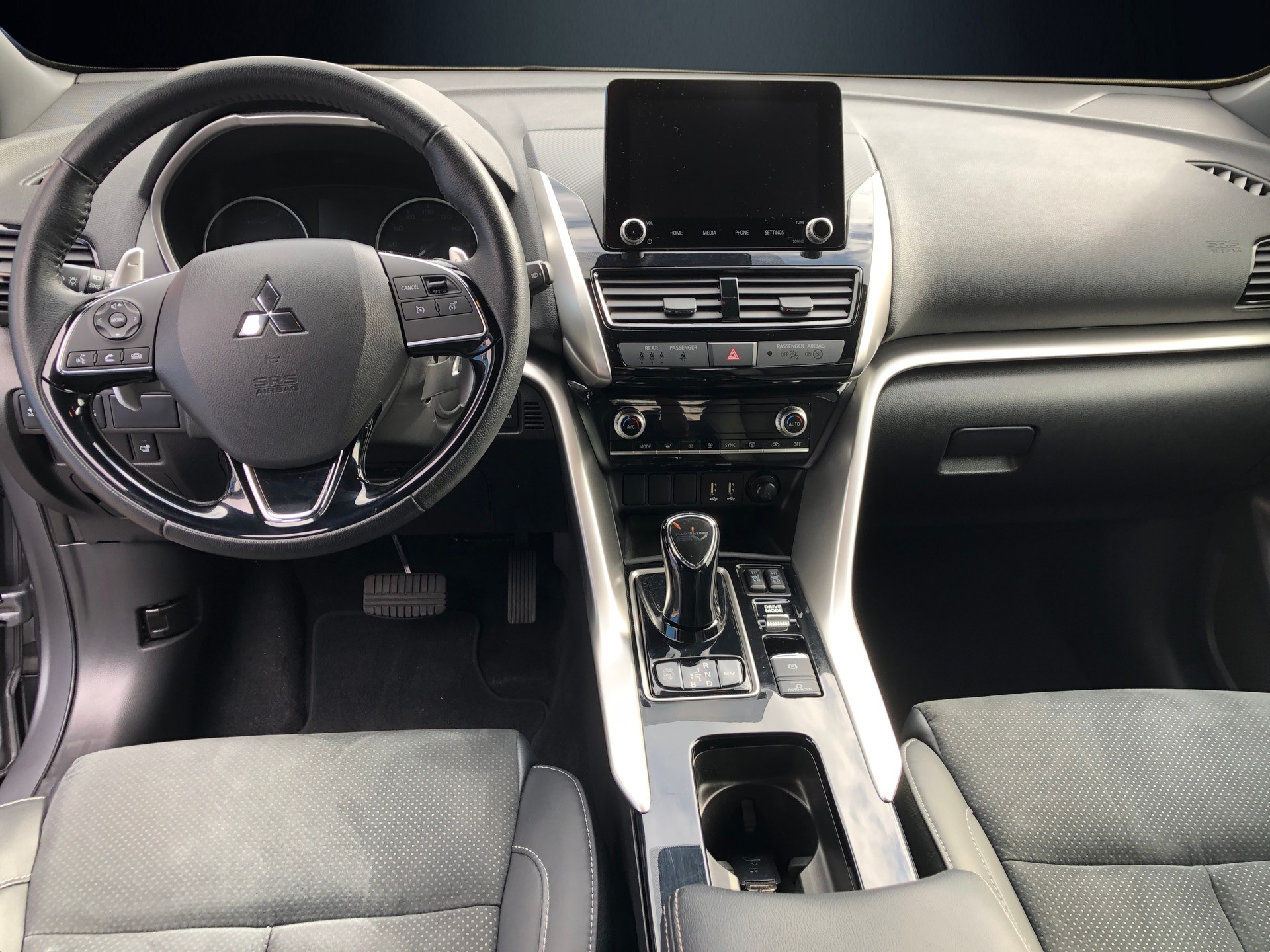 MITSUBISHI Eclipse Cross 2.4 PHEV Intense 4WD-image-6