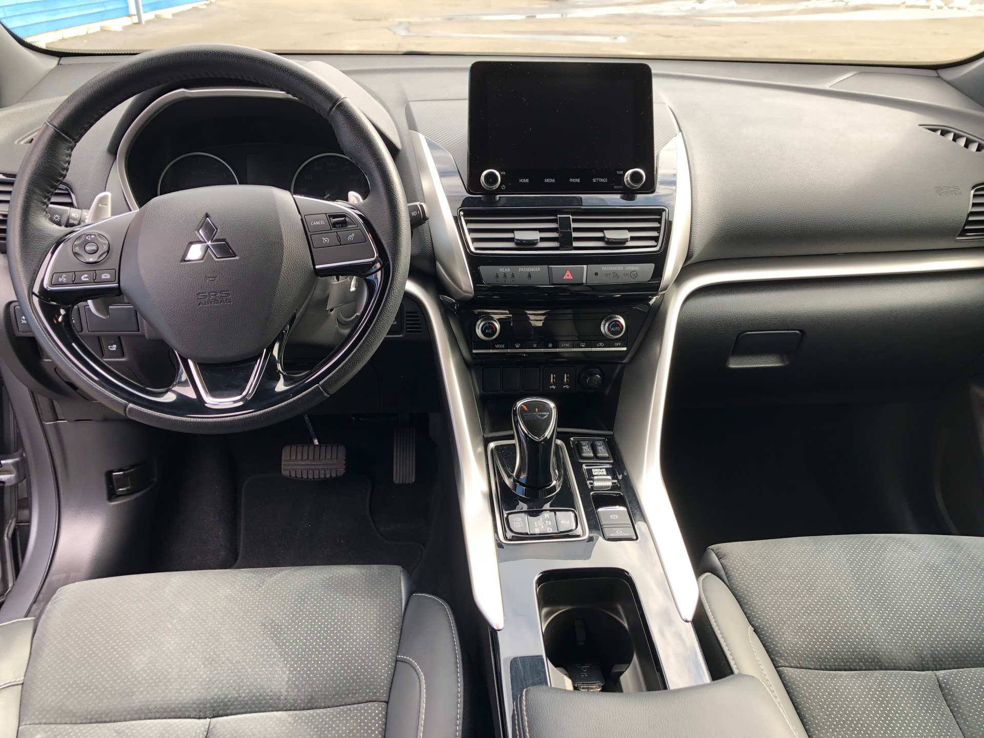 MITSUBISHI Eclipse Cross 2.4 PHEV Intense 4WD-image-6