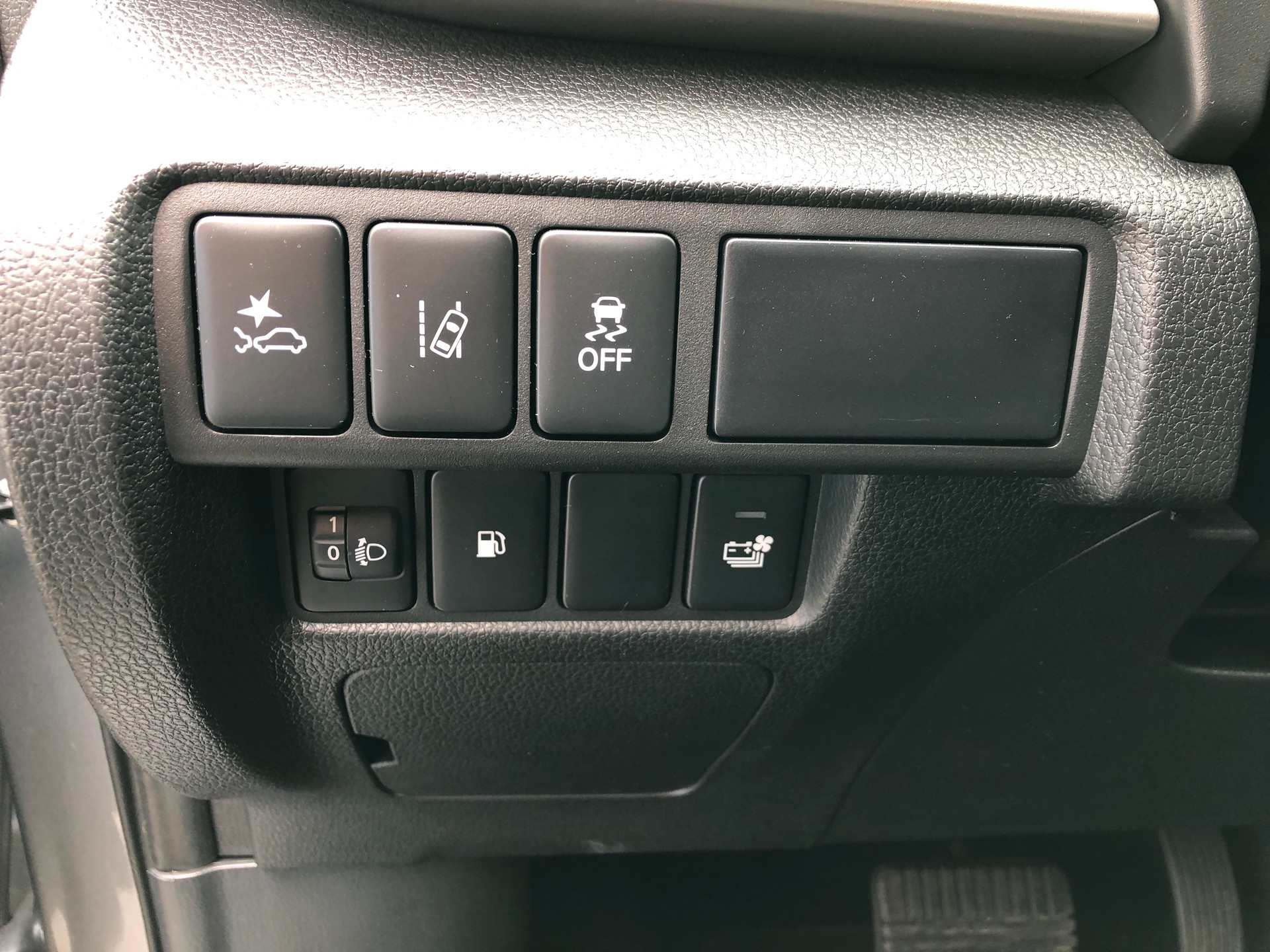 MITSUBISHI Eclipse Cross 2.4 PHEV Intense 4WD-image-9