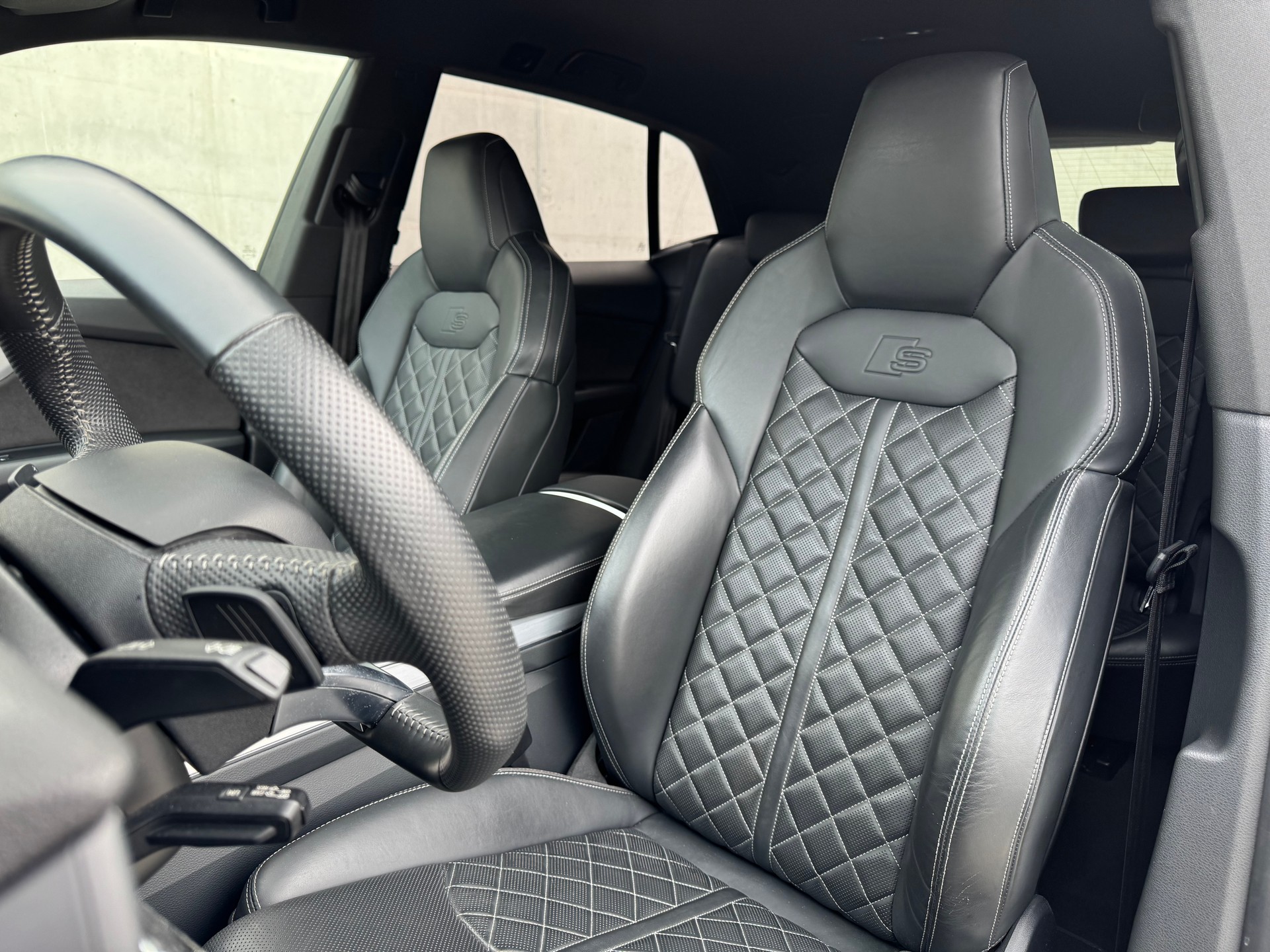 AUDI Q8 55 TFSI quattro tiptronic-image-12