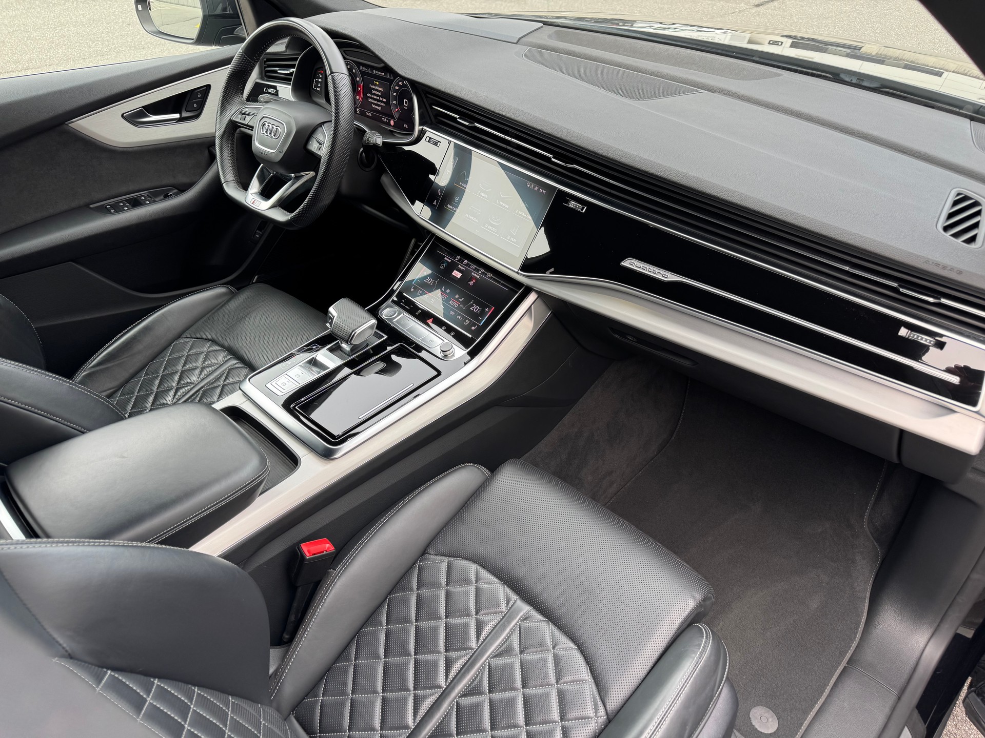 AUDI Q8 55 TFSI quattro tiptronic-image-11