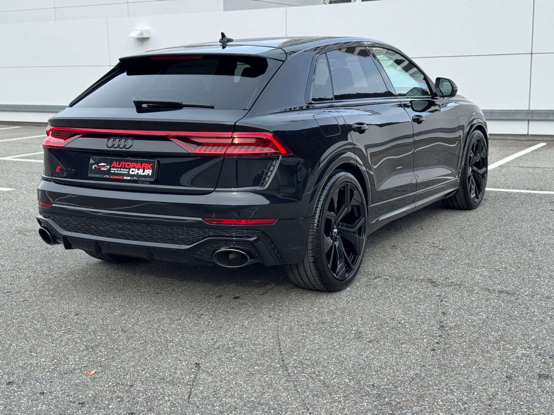 AUDI Q8 55 TFSI quattro tiptronic-image-4