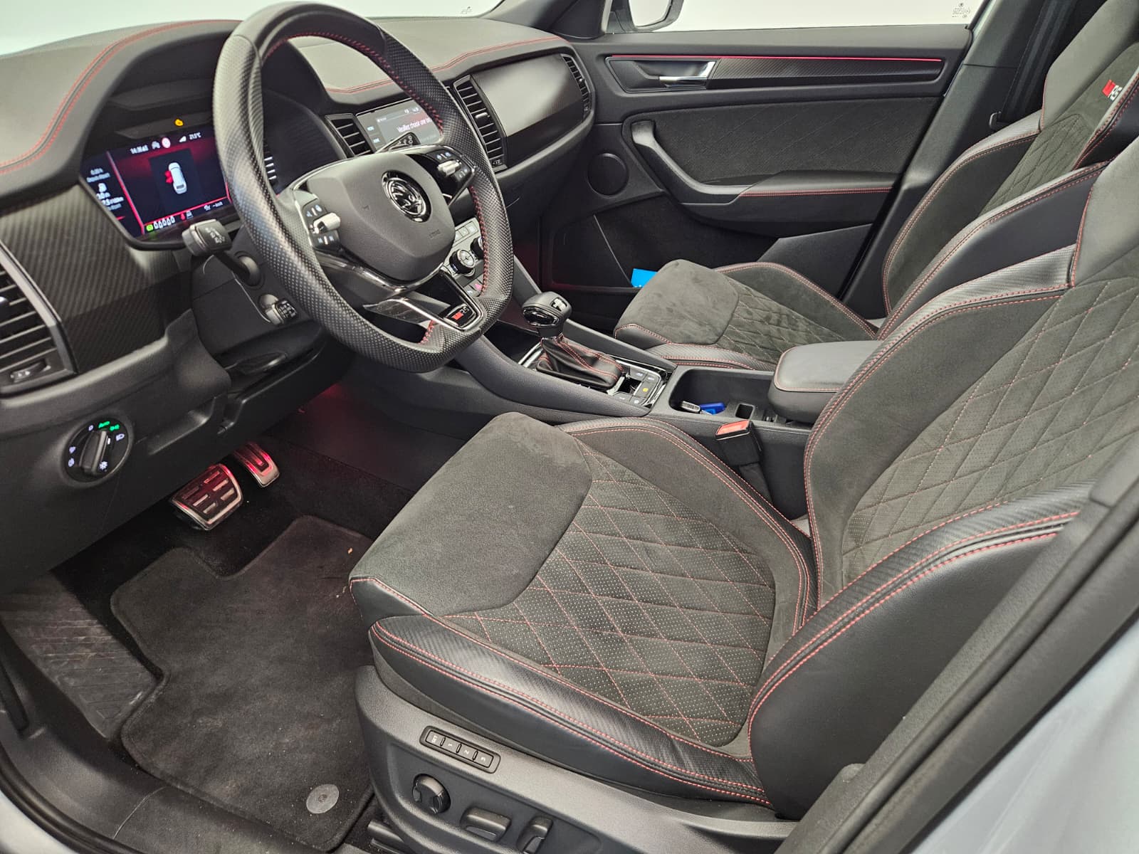 SKODA Kodiaq 2.0 TSI 4x4 RS-image-10
