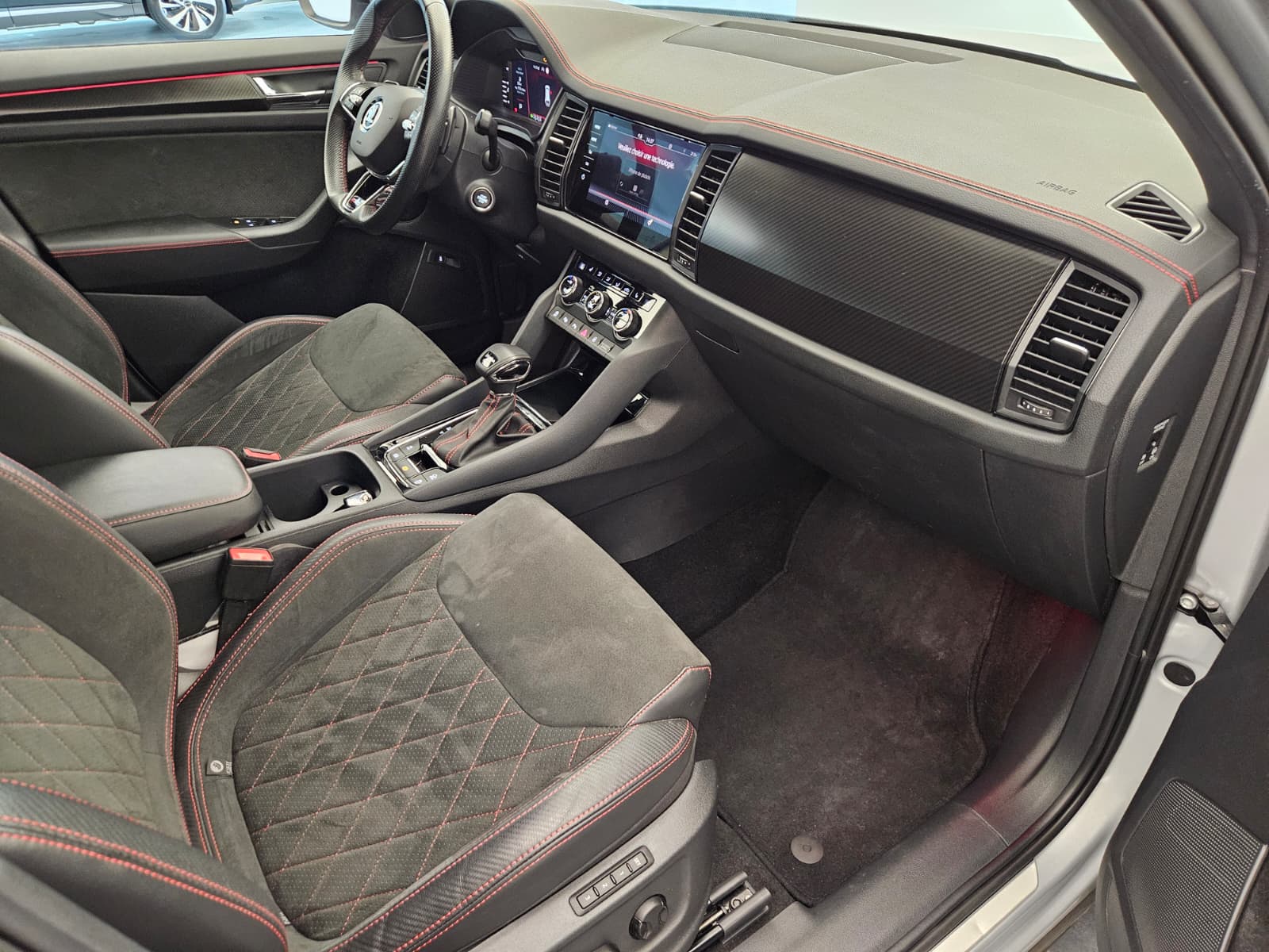 SKODA Kodiaq 2.0 TSI 4x4 RS-image-11