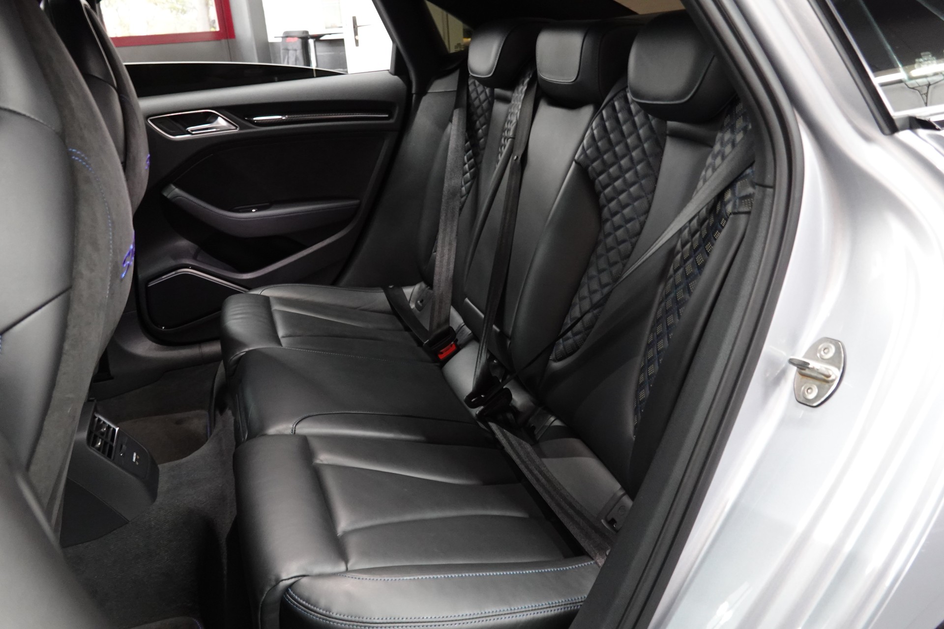 AUDI RS3 LIMOUSINE 2.5 TSI QUATTRO S-TRONIC NO OPF CH-FZ SEDAN ON POINT-image-40