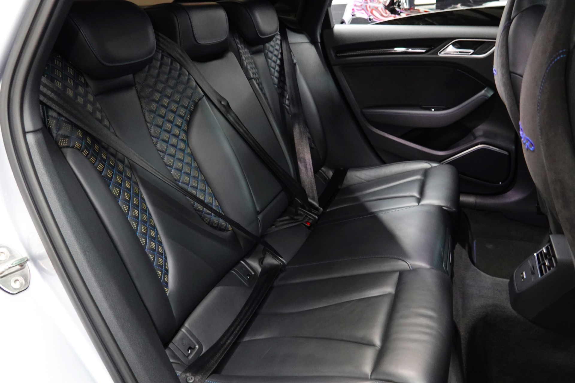 AUDI RS3 LIMOUSINE 2.5 TSI QUATTRO S-TRONIC NO OPF CH-FZ SEDAN ON POINT-image-45
