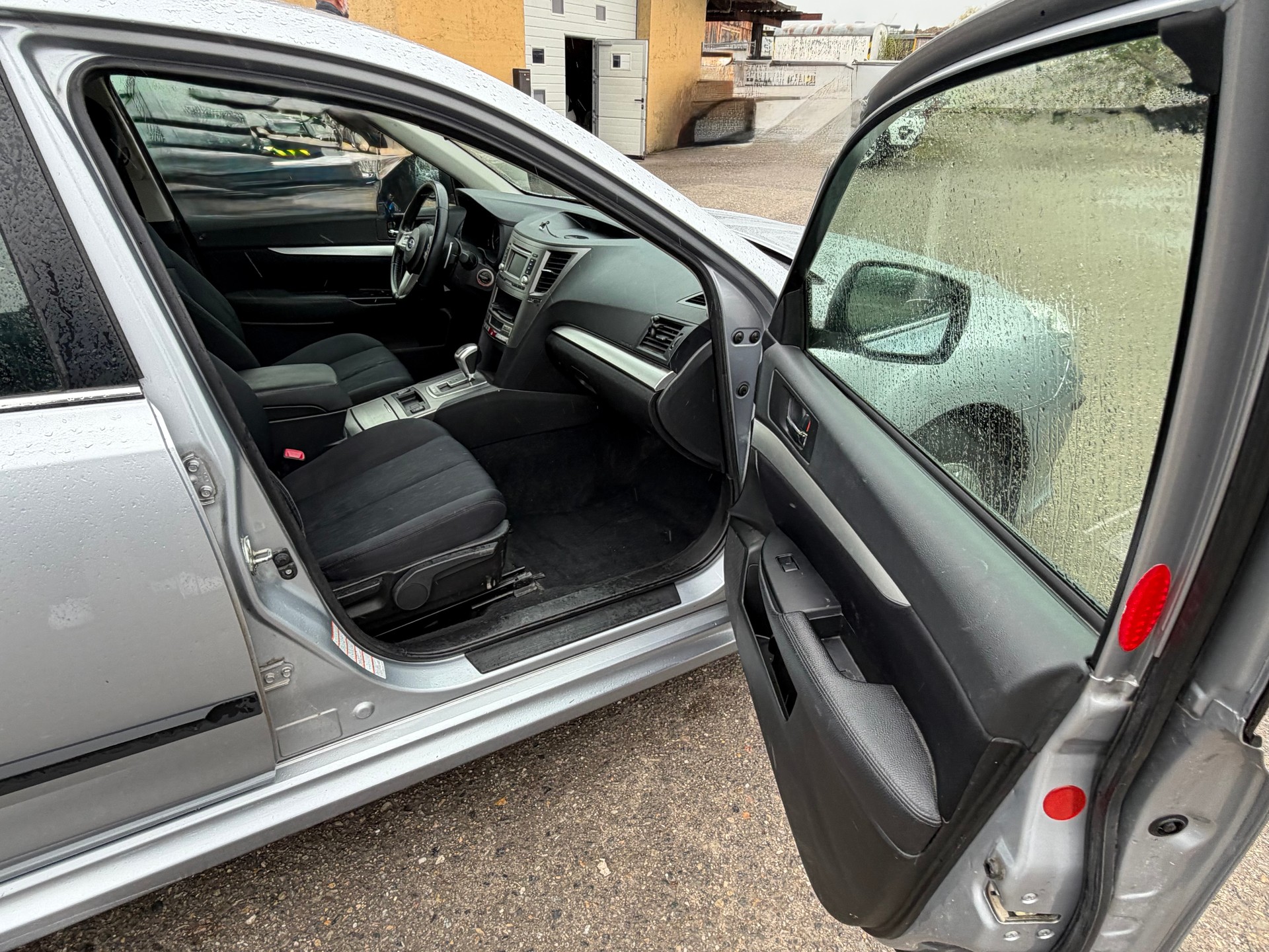 SUBARU Legacy 2.0i Advantage AWD-image-9