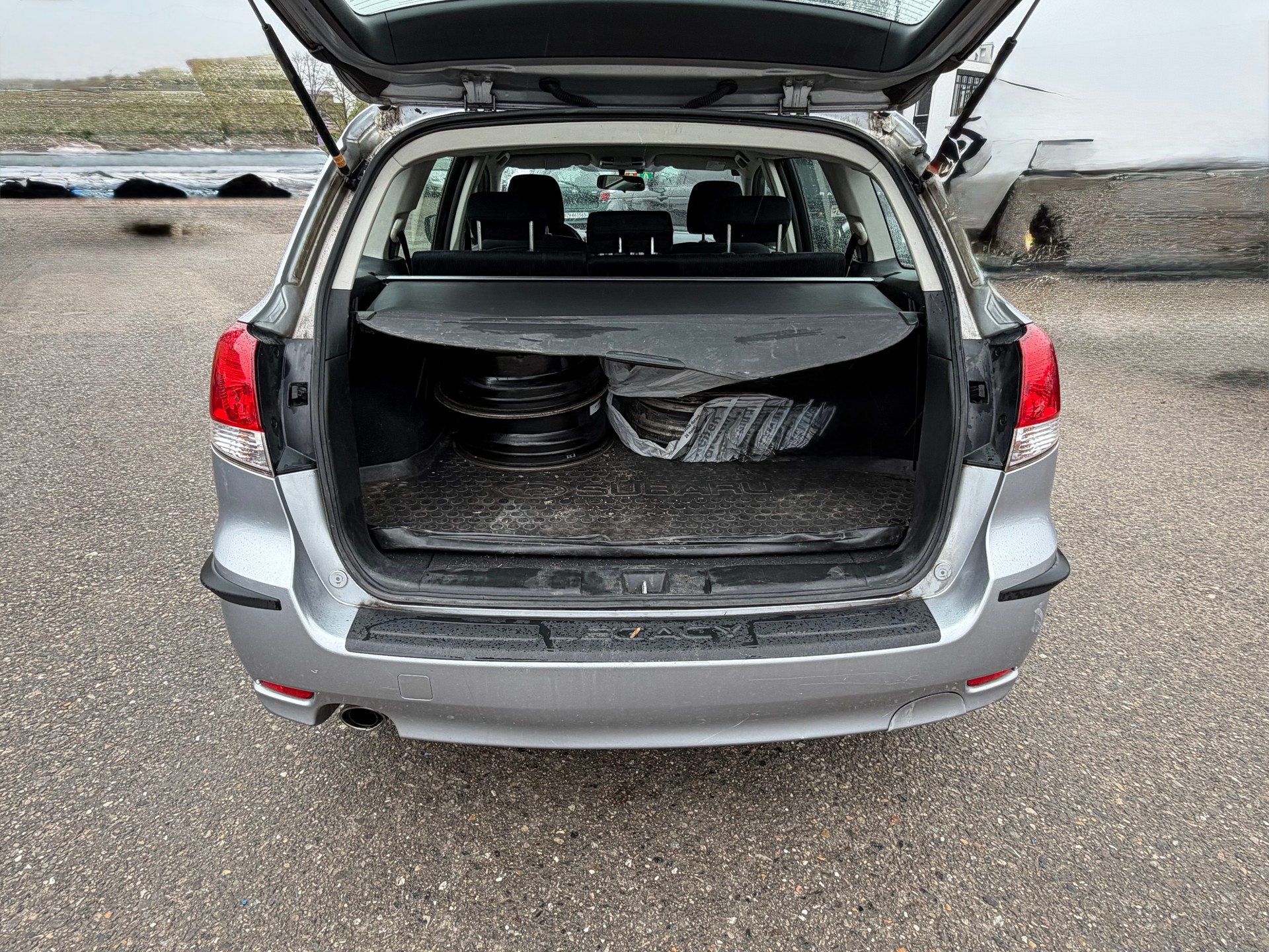 SUBARU Legacy 2.0i Advantage AWD-image-6