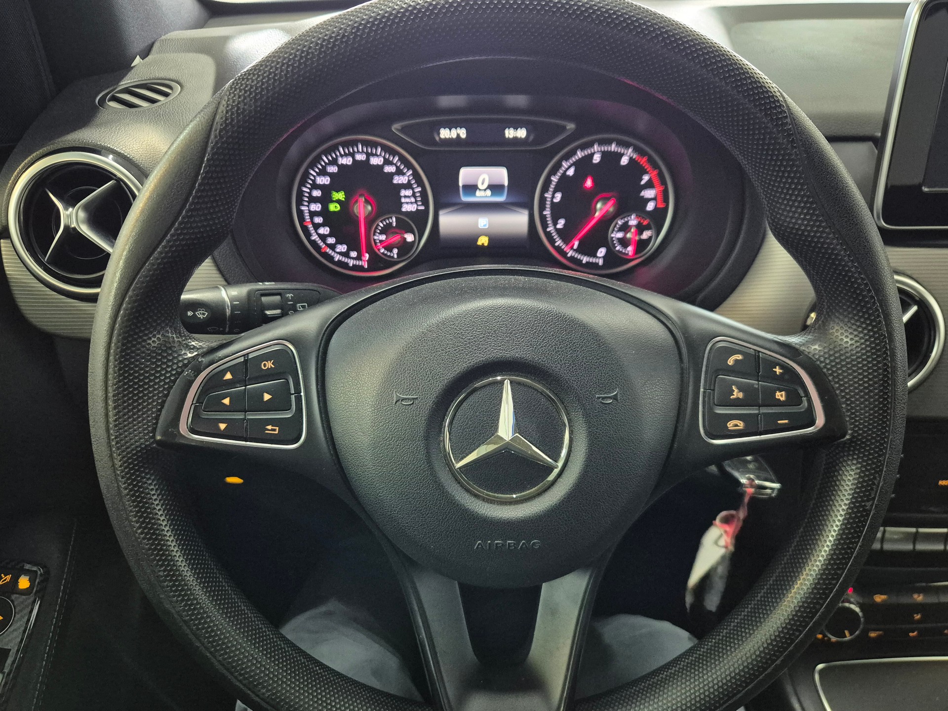 MERCEDES-BENZ B 200 Style-image-7