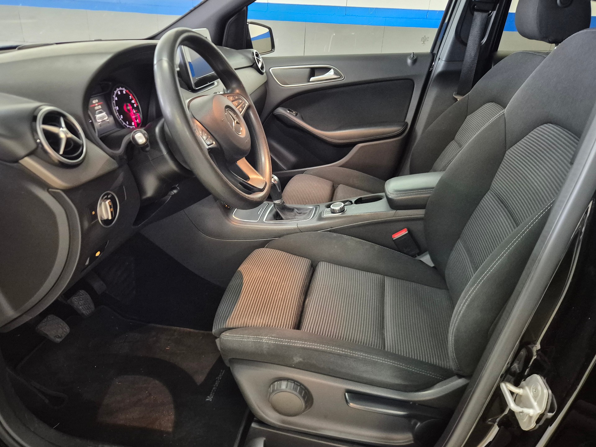 MERCEDES-BENZ B 200 Style-image-5
