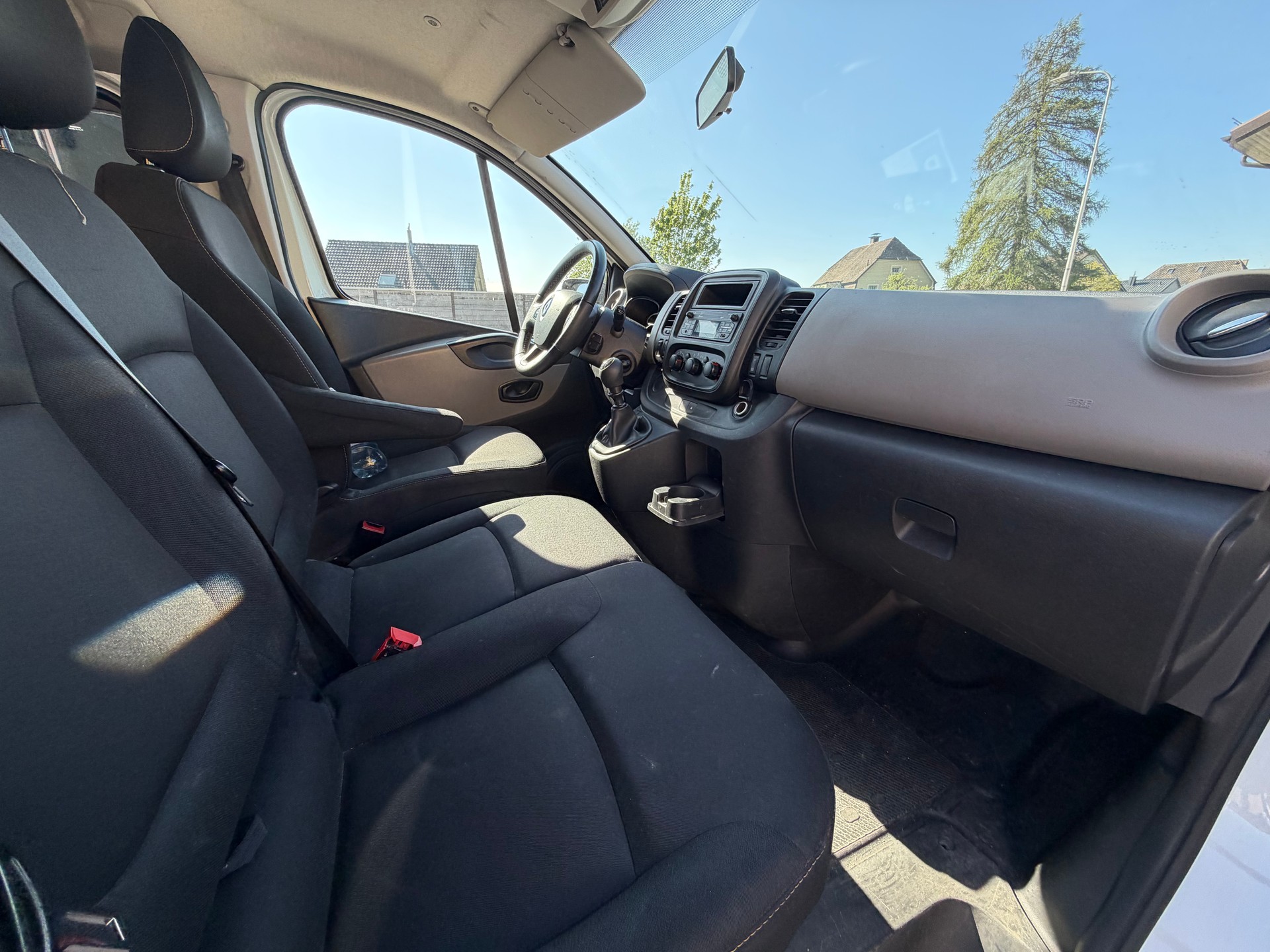 RENAULT Trafic ENERGY dCi 95 Passenger Authentique-image-13