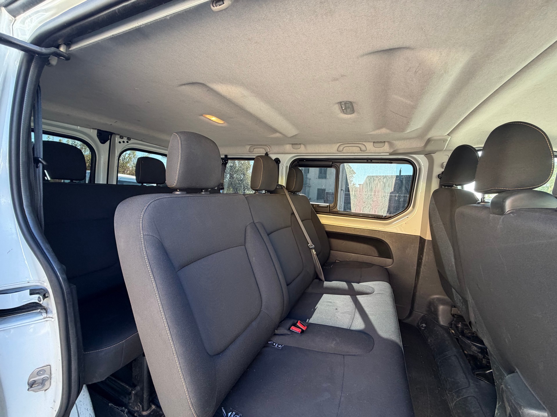 RENAULT Trafic ENERGY dCi 95 Passenger Authentique-image-7