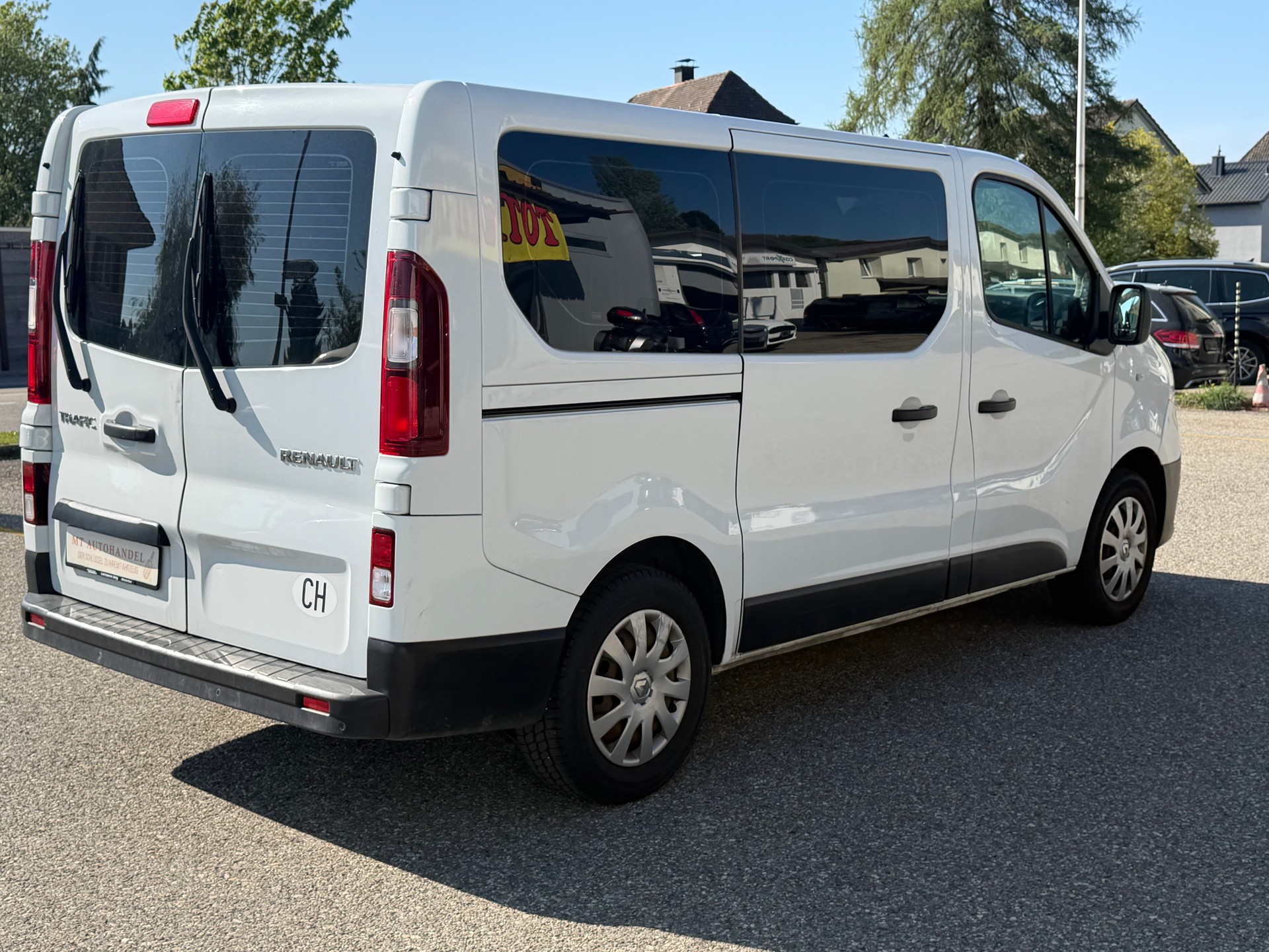 RENAULT Trafic ENERGY dCi 95 Passenger Authentique-image-3