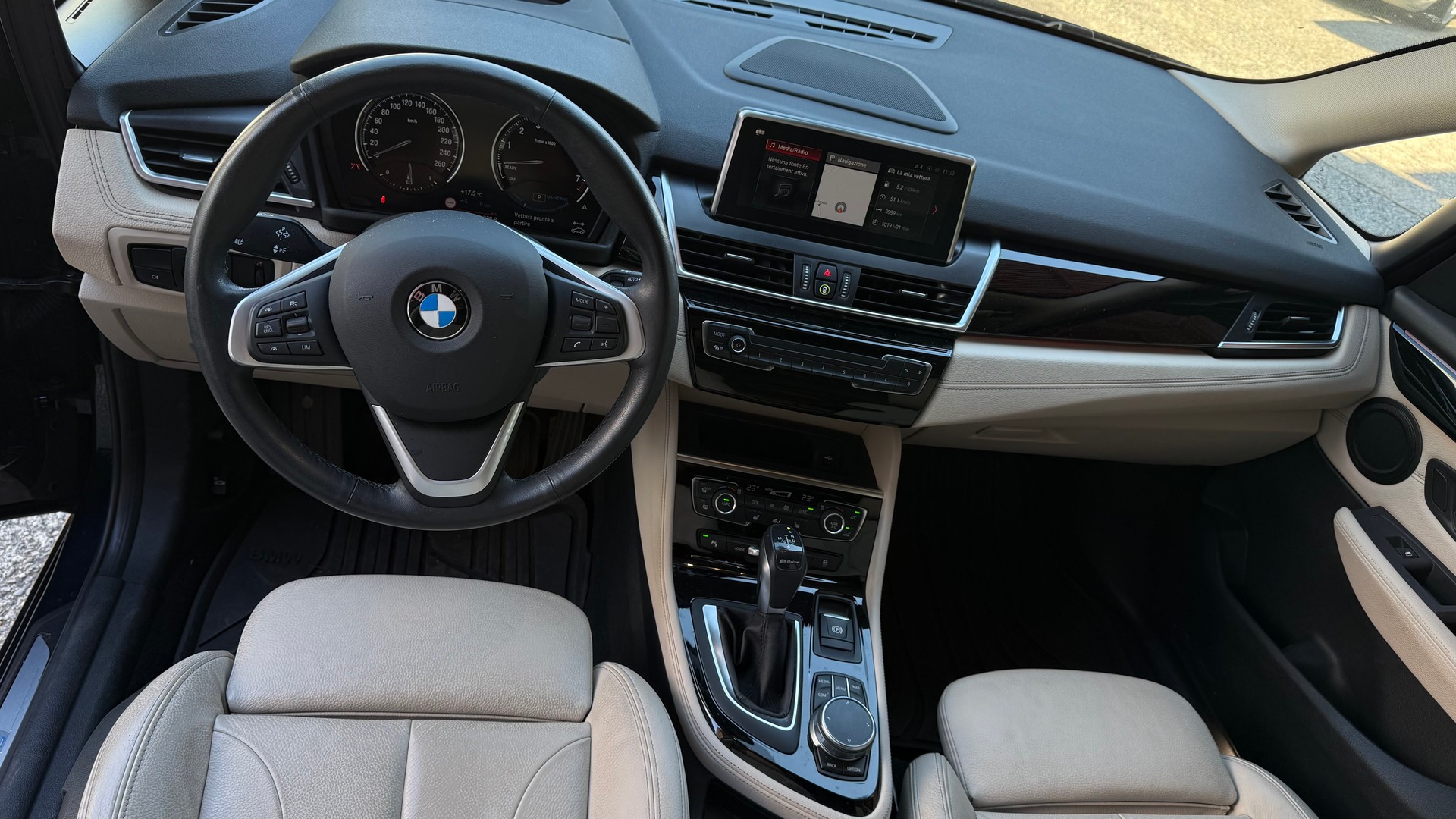 BMW 225xe iPerformance Active Tourer Steptronic Luxury Line-image-12