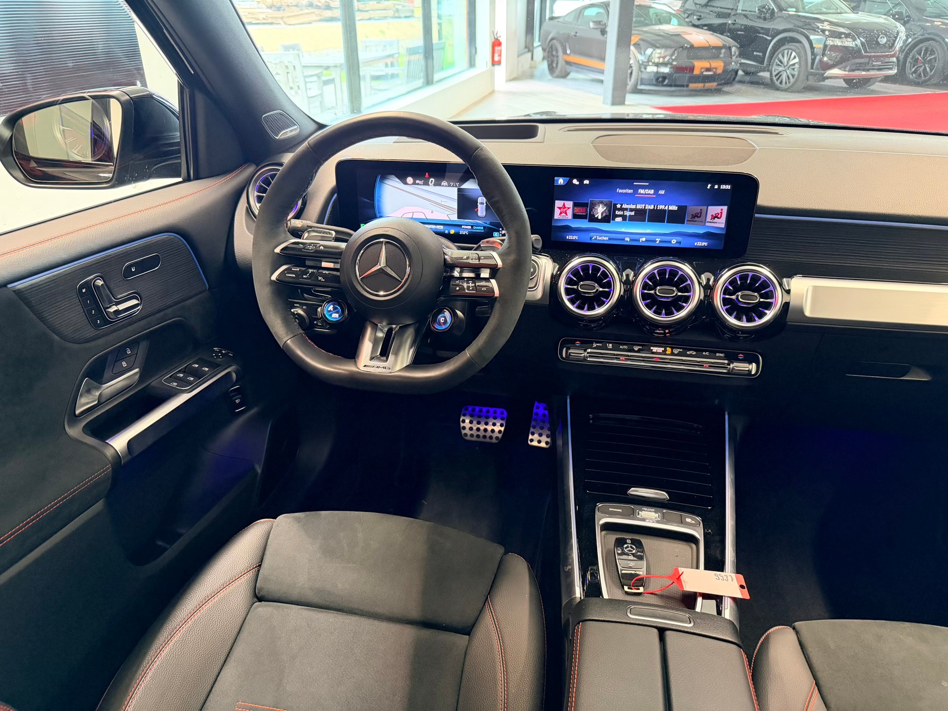 MERCEDES-BENZ GLB AMG 35 4Matic 8G-Tronic-image-17