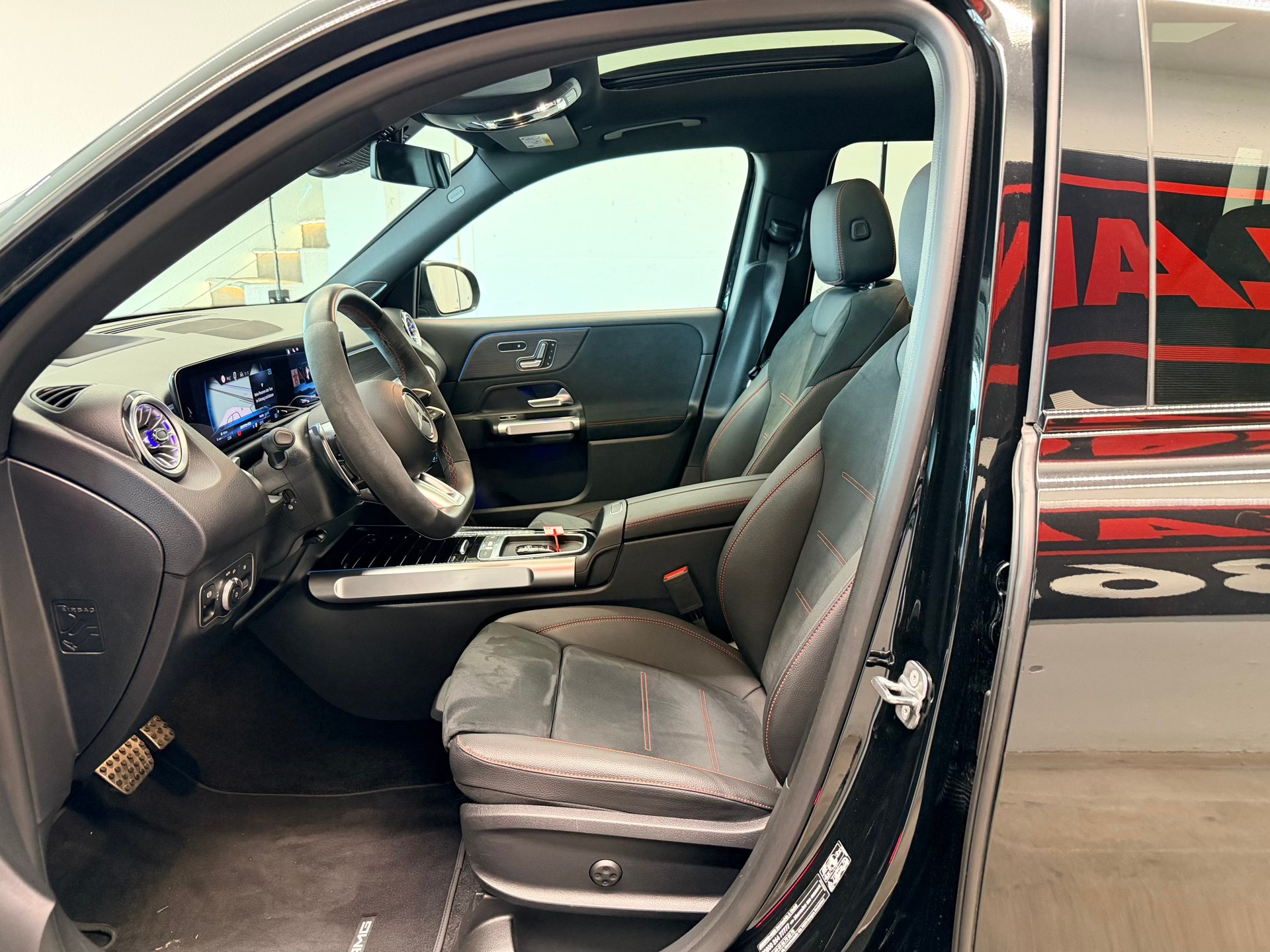 MERCEDES-BENZ GLB AMG 35 4Matic 8G-Tronic-image-13