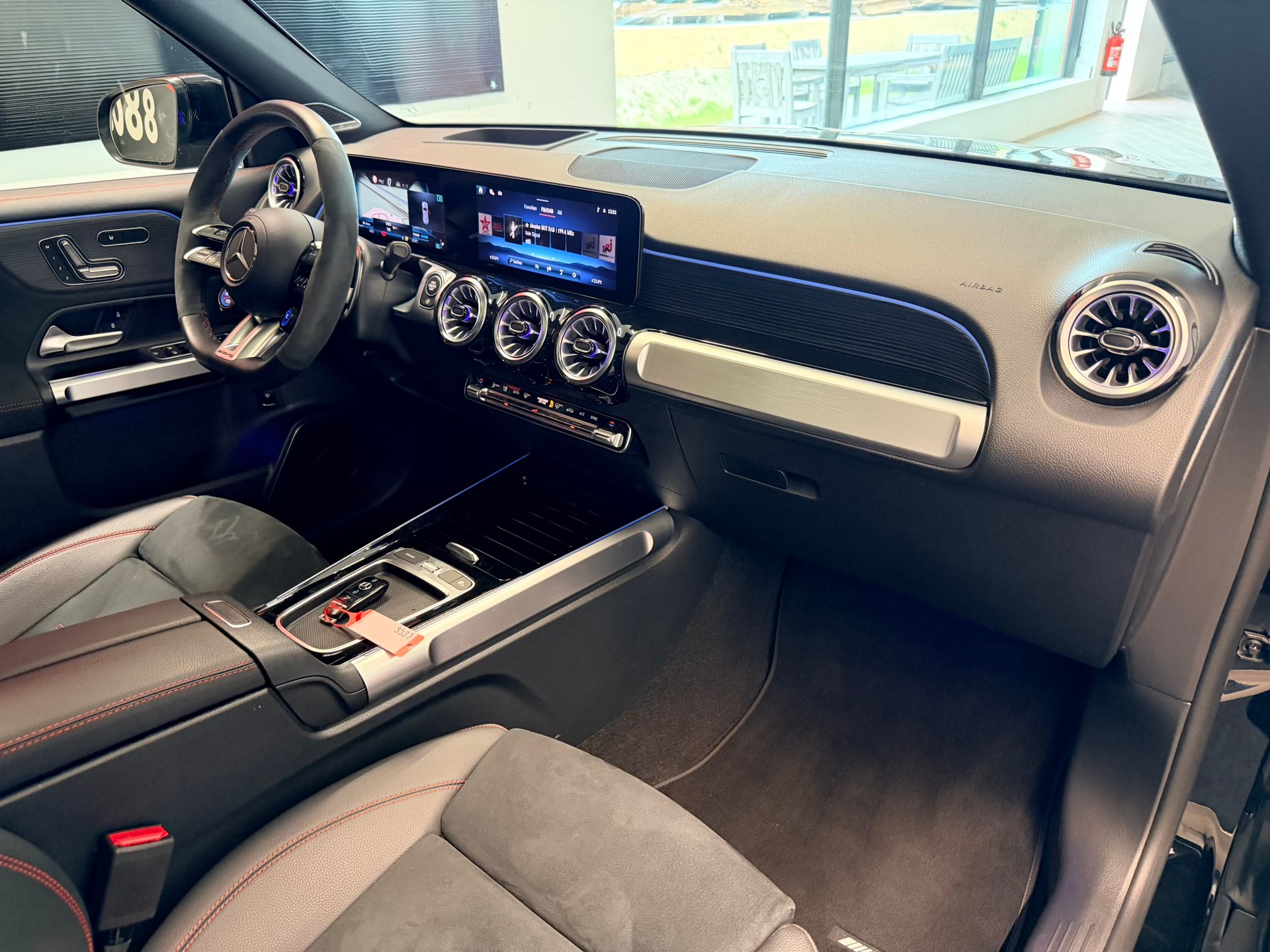 MERCEDES-BENZ GLB AMG 35 4Matic 8G-Tronic-image-18