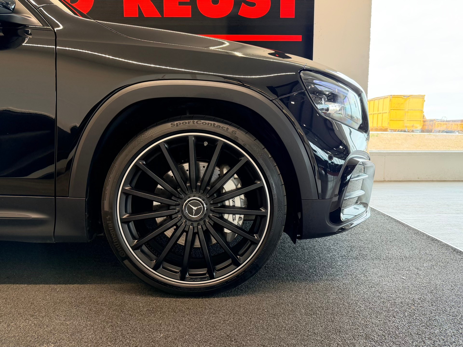 MERCEDES-BENZ GLB AMG 35 4Matic 8G-Tronic-image-5