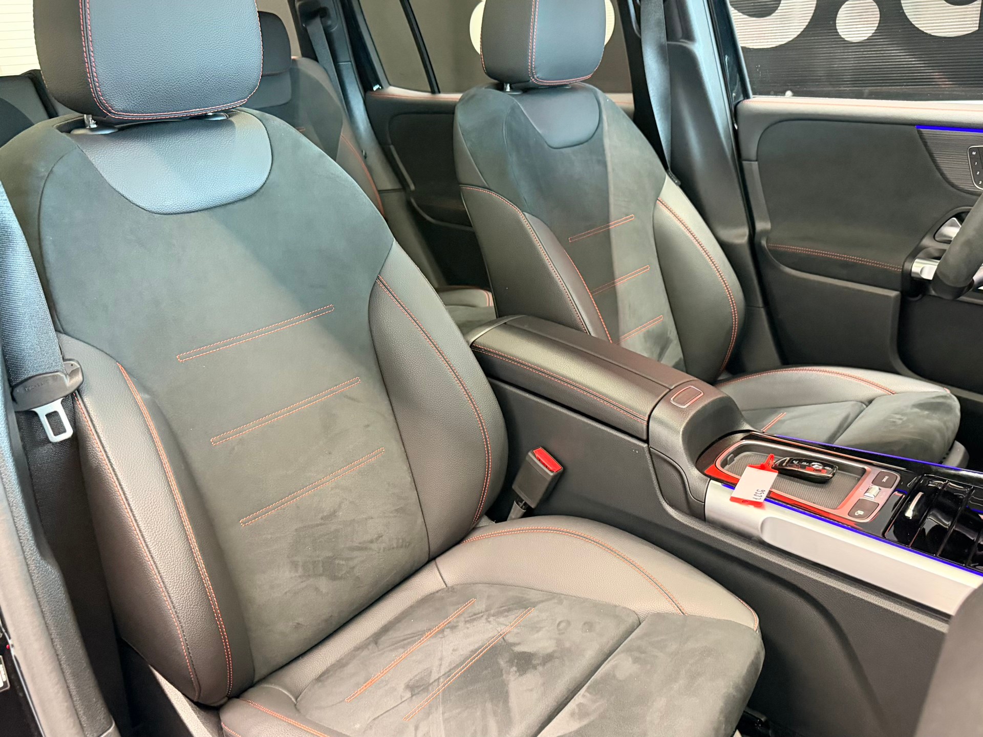 MERCEDES-BENZ GLB AMG 35 4Matic 8G-Tronic-image-21