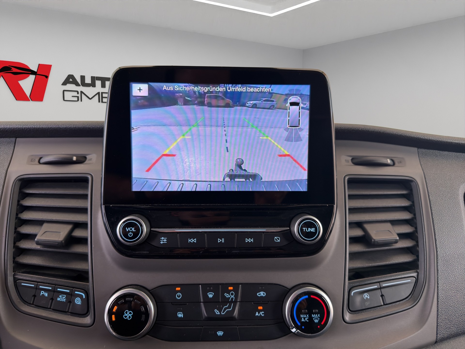 FORD Transit Custom Van 280 L1H1 Ambiente-image-13