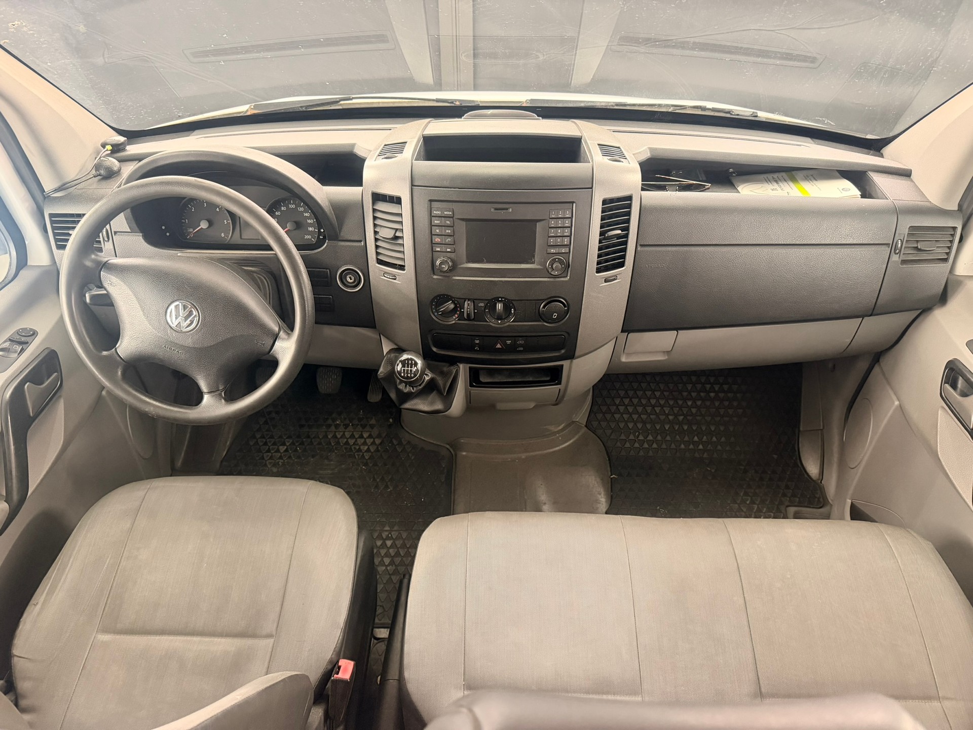 VW Crafter 35L 2.0 TDI CR-image-14