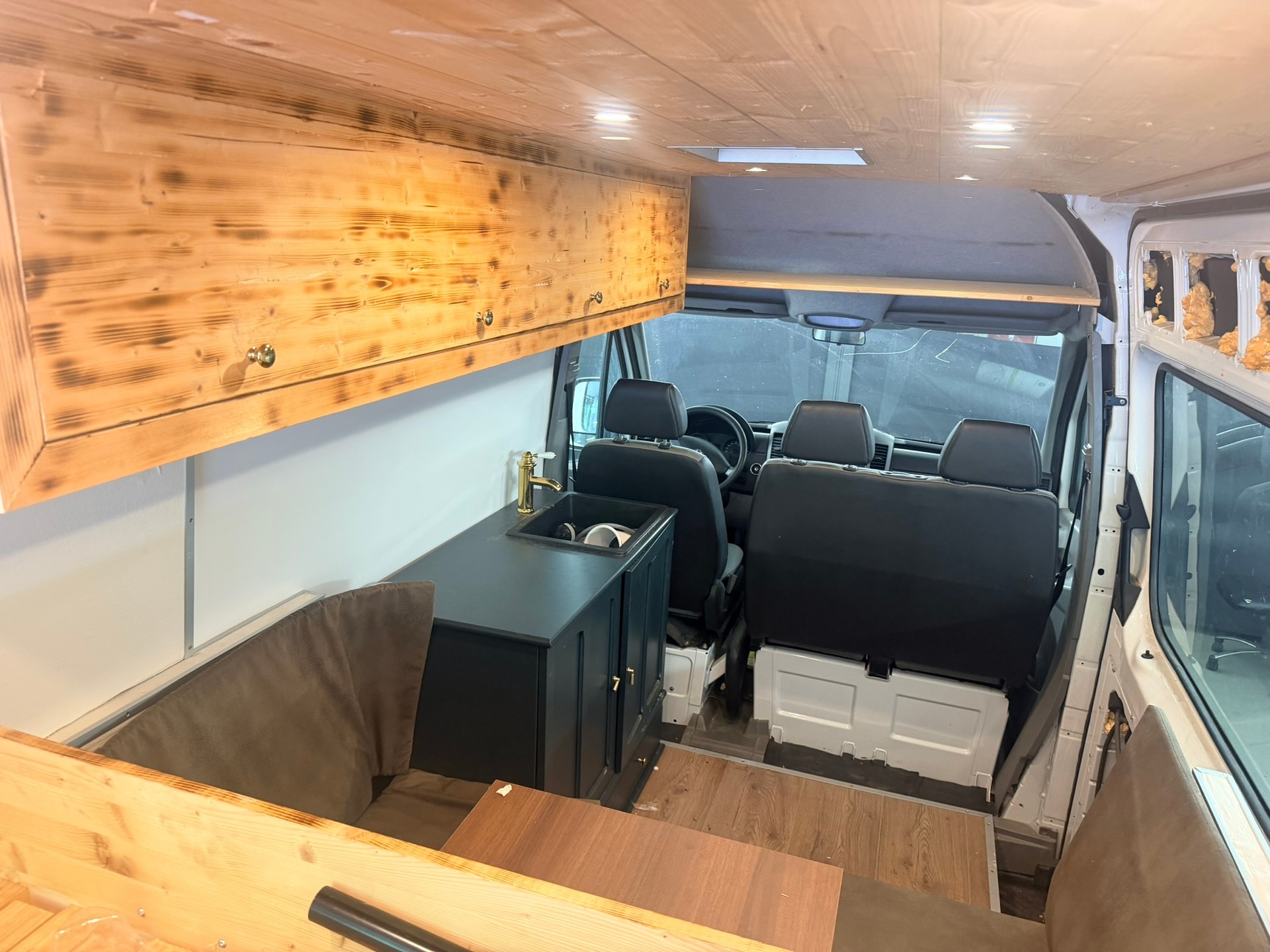VW Crafter 35L 2.0 TDI CR-image-8