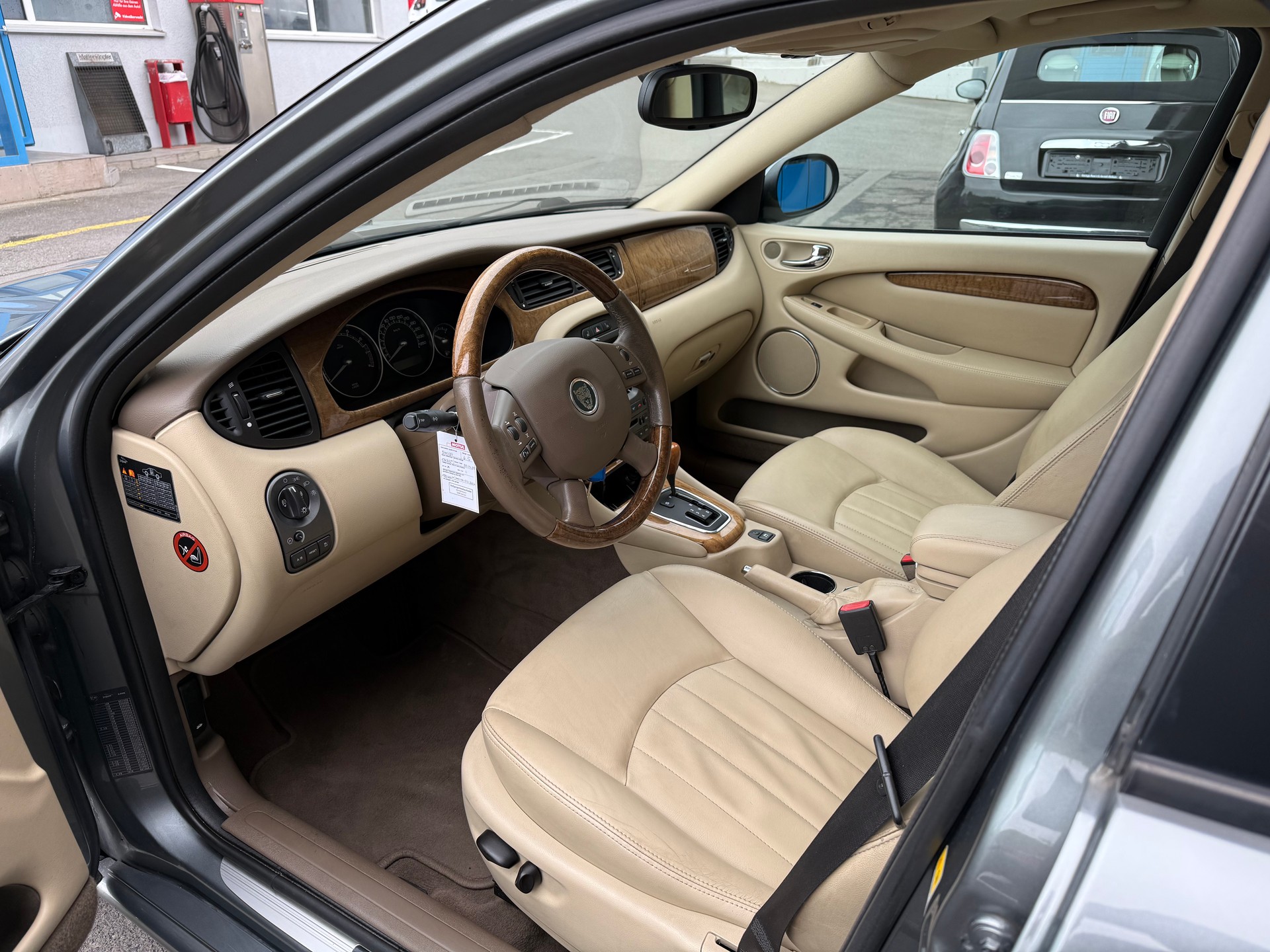 JAGUAR X-Type 3.0 V6 Traction4 Executive-image-12