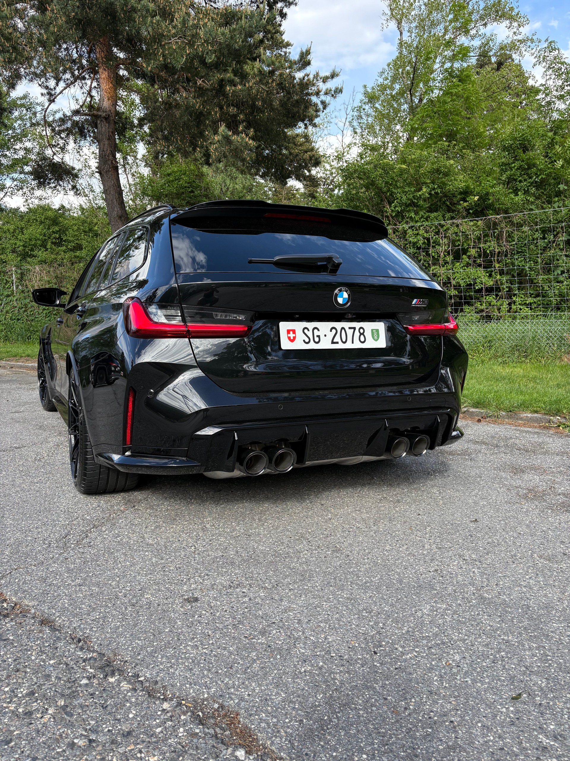 BMW M3-image-3