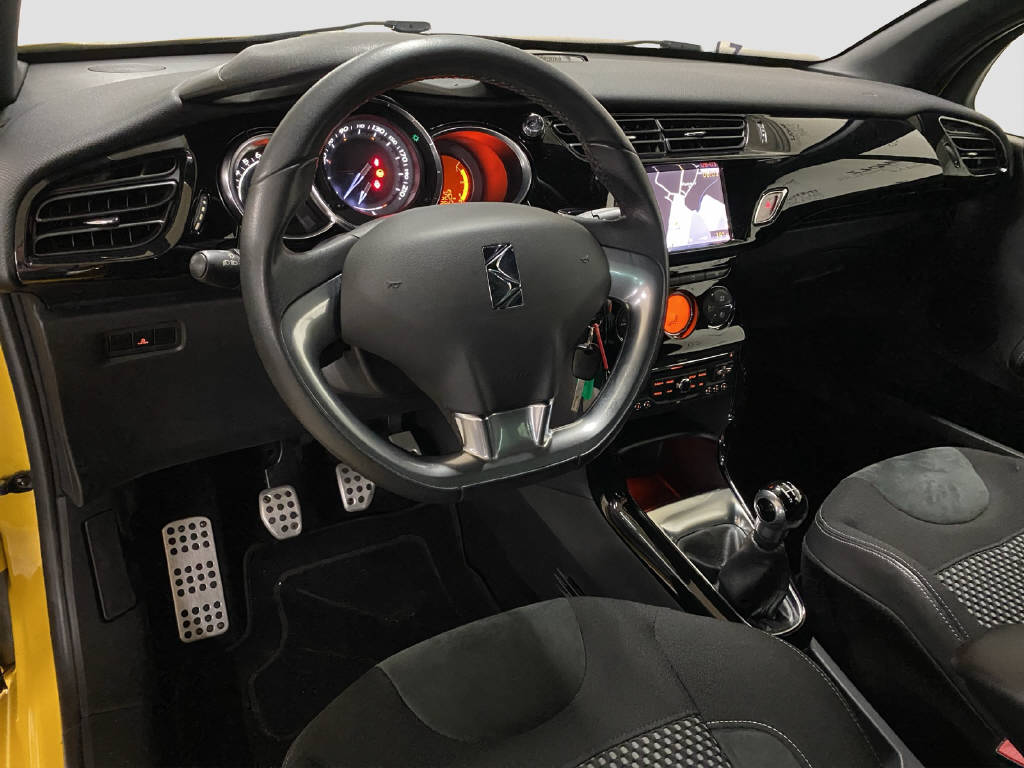 DS AUTOMOBILES DS3 1.6 VTi So Chic-image-10