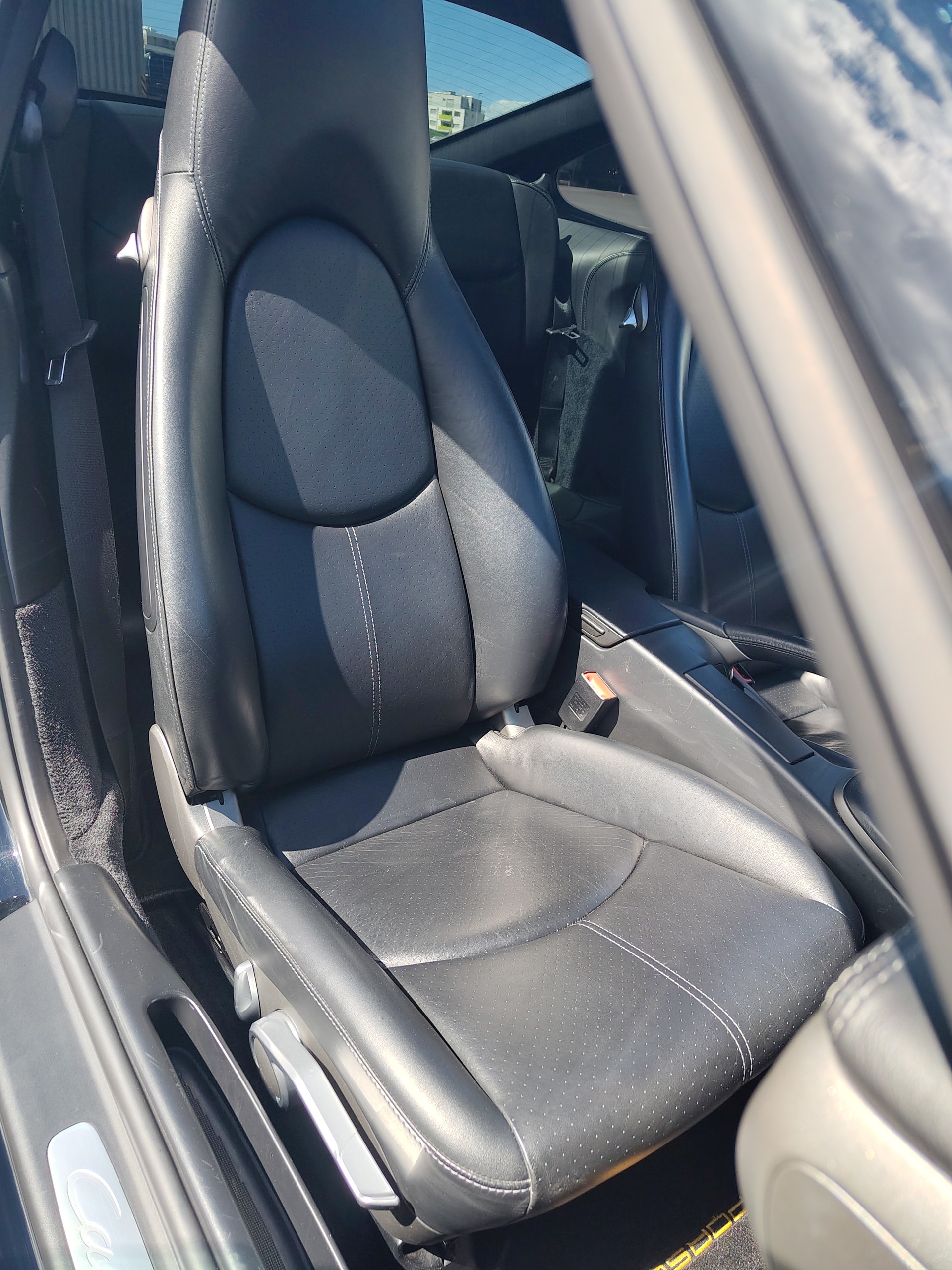 PORSCHE 911 Carrera-image-7
