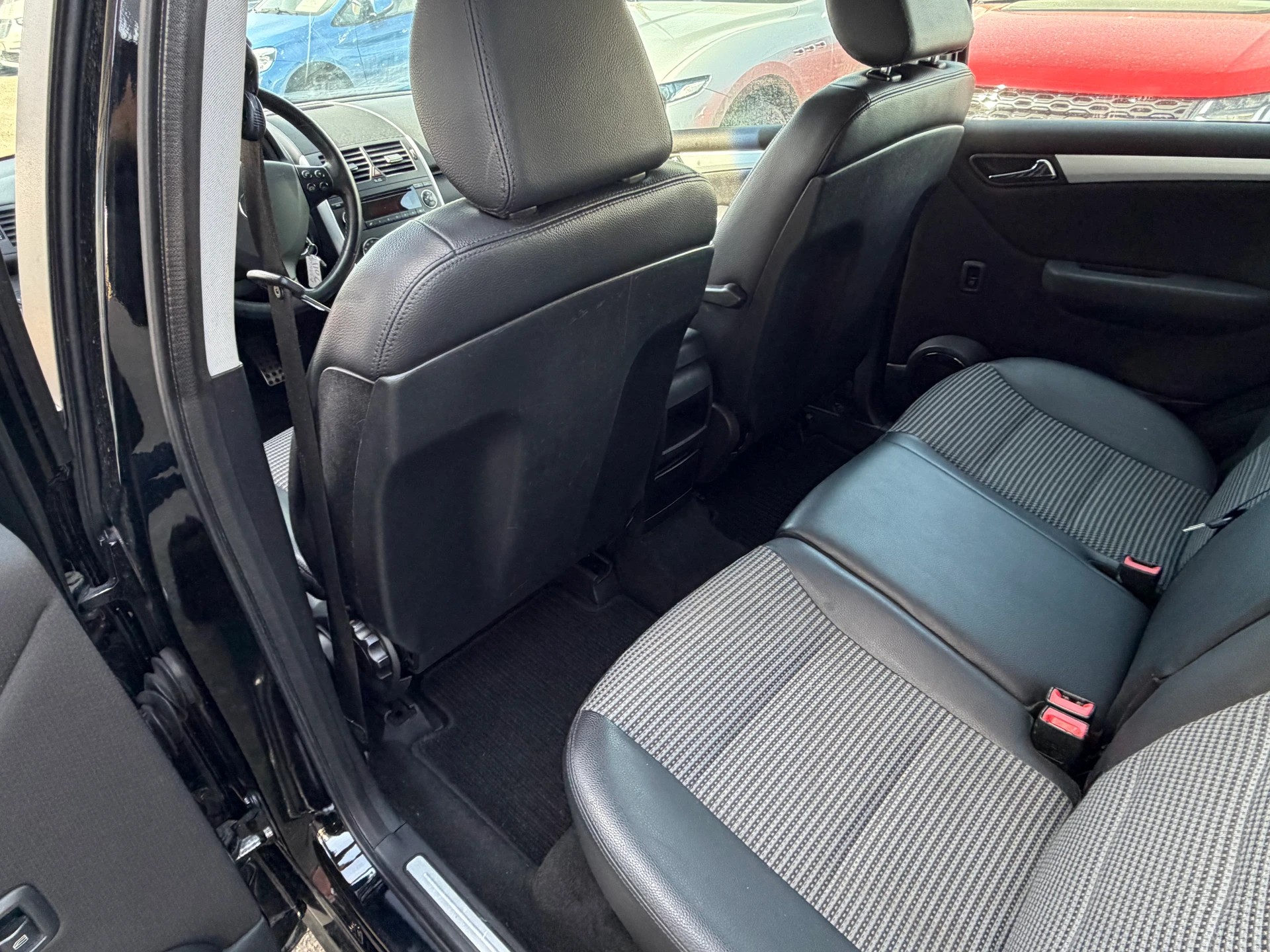 MERCEDES-BENZ A 200 T Avantgarde PolarStar-image-7