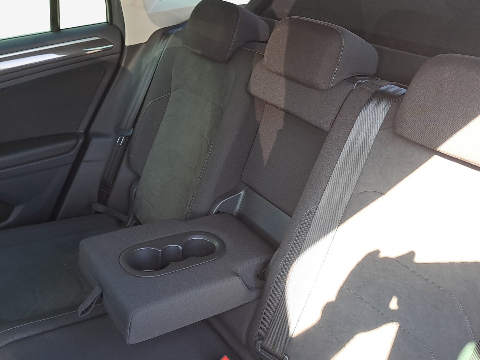 VW Tiguan 2.0TSI Elegance 4Motion DSG-image-11